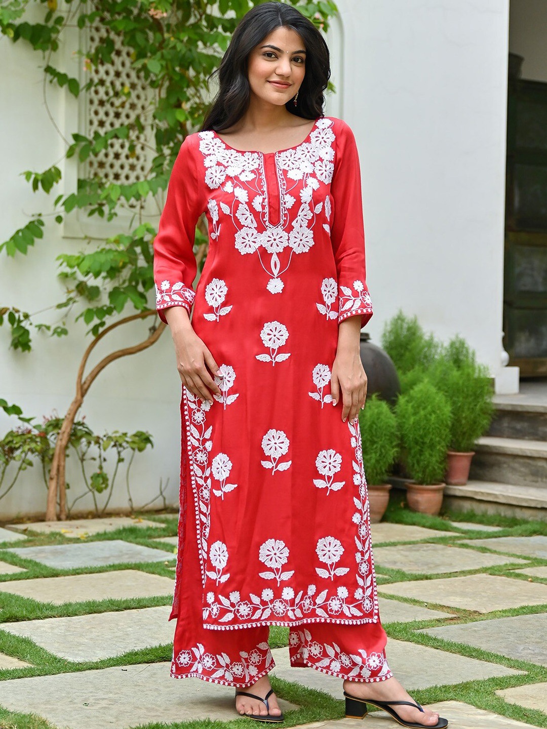 

Lavanya The Label Floral Embroidered Regular Thread Work Kurta With Palazzos, Red