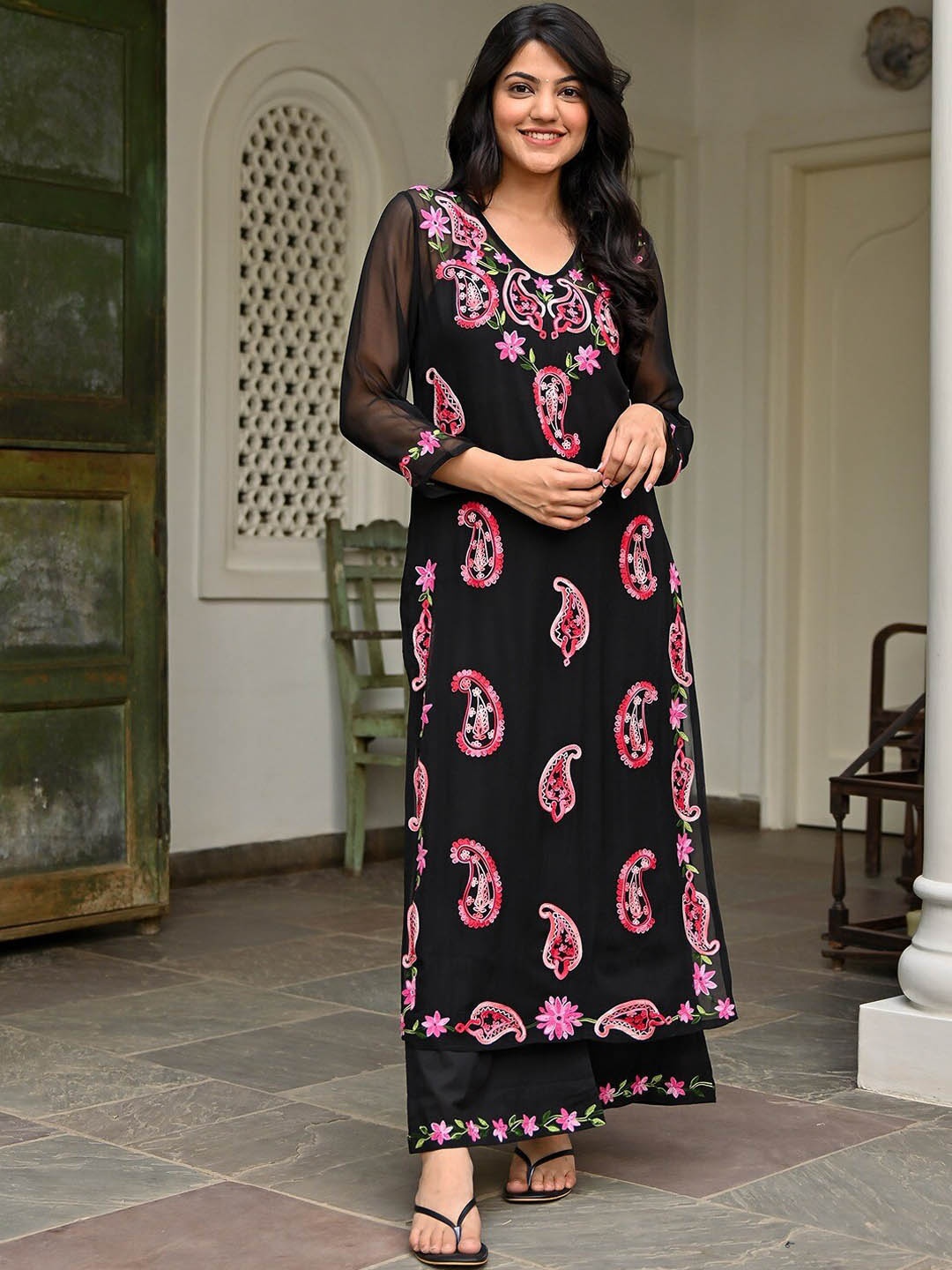 

Lavanya The Label Paisley Embroidered Regular Thread Work Georgette Kurta With Palazzos, Black