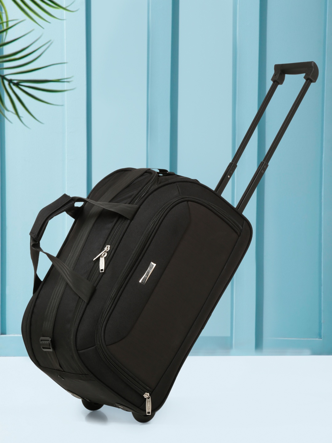

Teakwood Leathers Solid Duffel Trolley Bag, Black