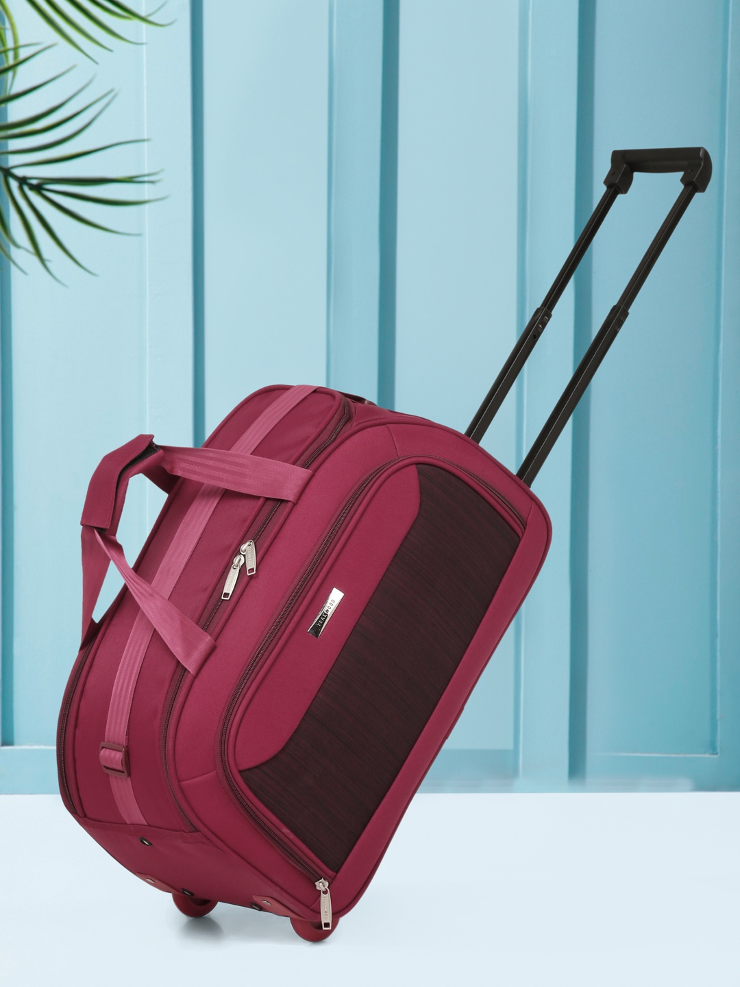 

Teakwood Leathers Colourblocked Duffel Trolley Bag, Maroon