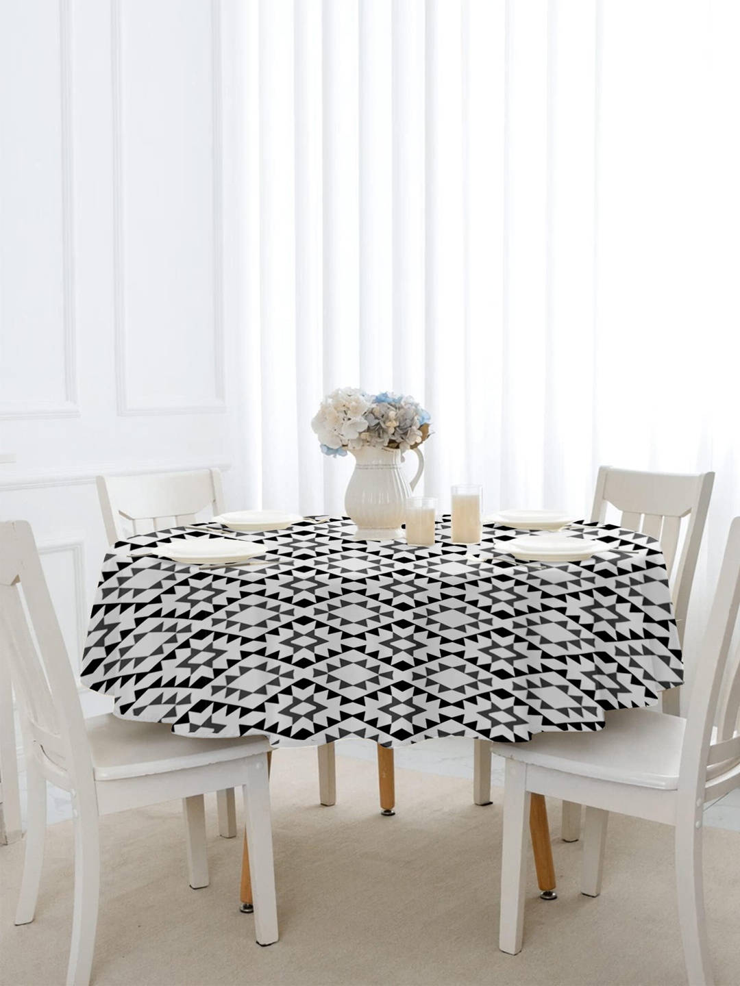 

Lushomes White Geometric Printed Table Cover