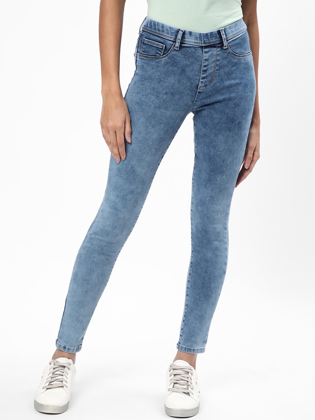 

R&B Women Slim Fit Heavy Fade Mid-Rise Jeans, Blue