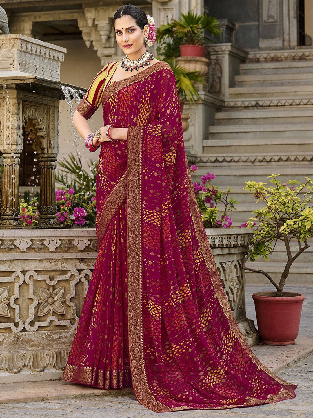 

Mitera Red & Gold-Toned Geometric Printed Zari Saree