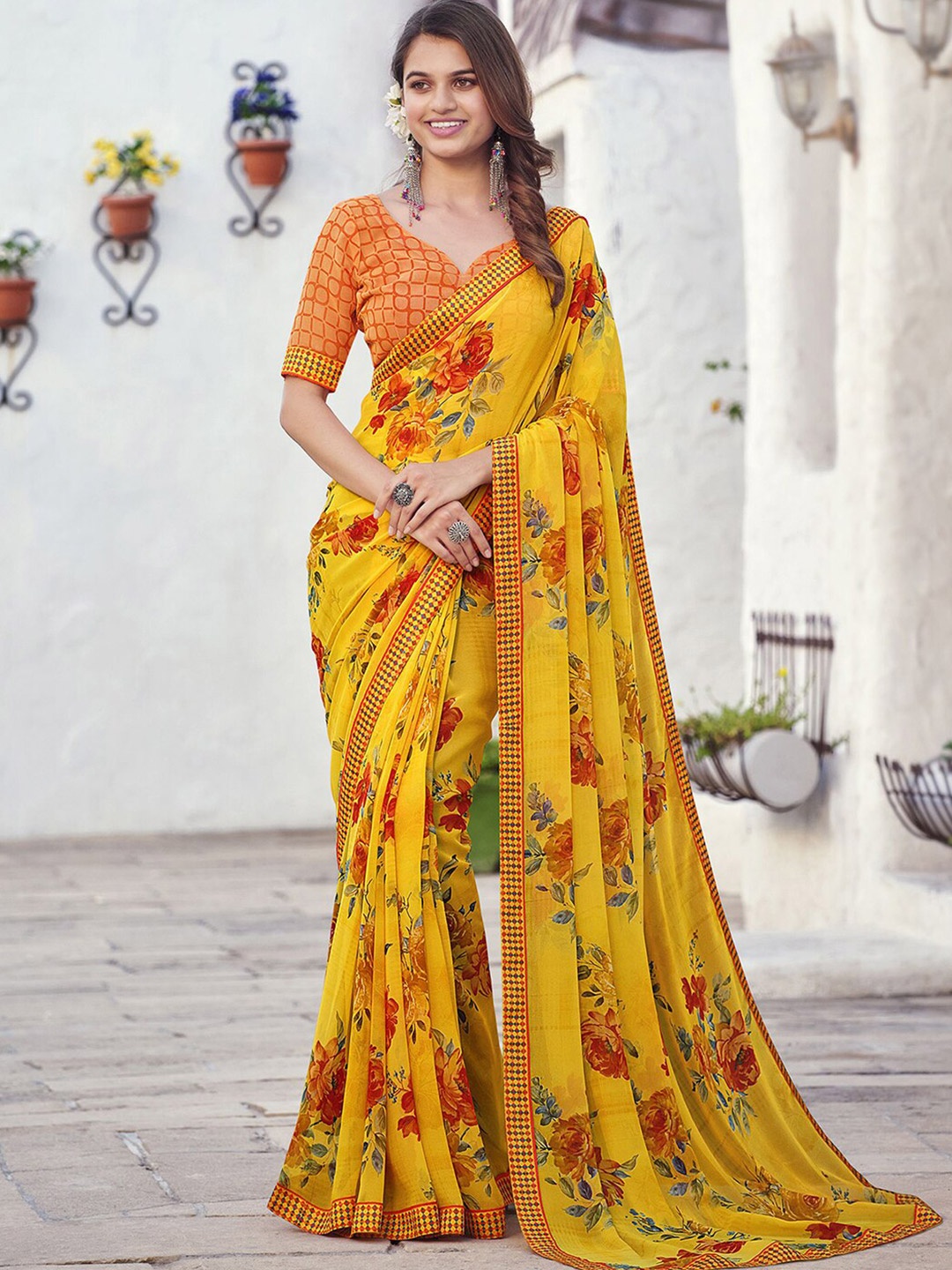 

Mitera Floral Printed Poly Georgette Saree, Yellow