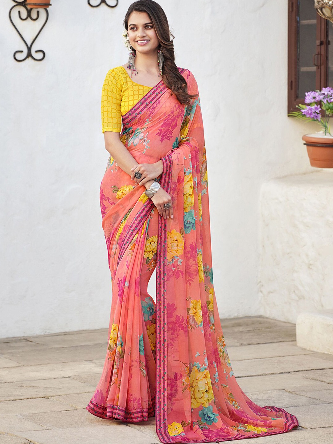 

Mitera Floral Poly Georgette Saree, Pink
