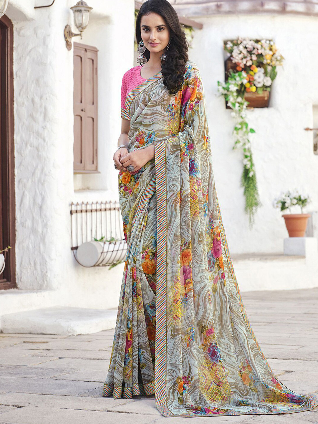 

Mitera Grey & Pink Floral Printed Saree
