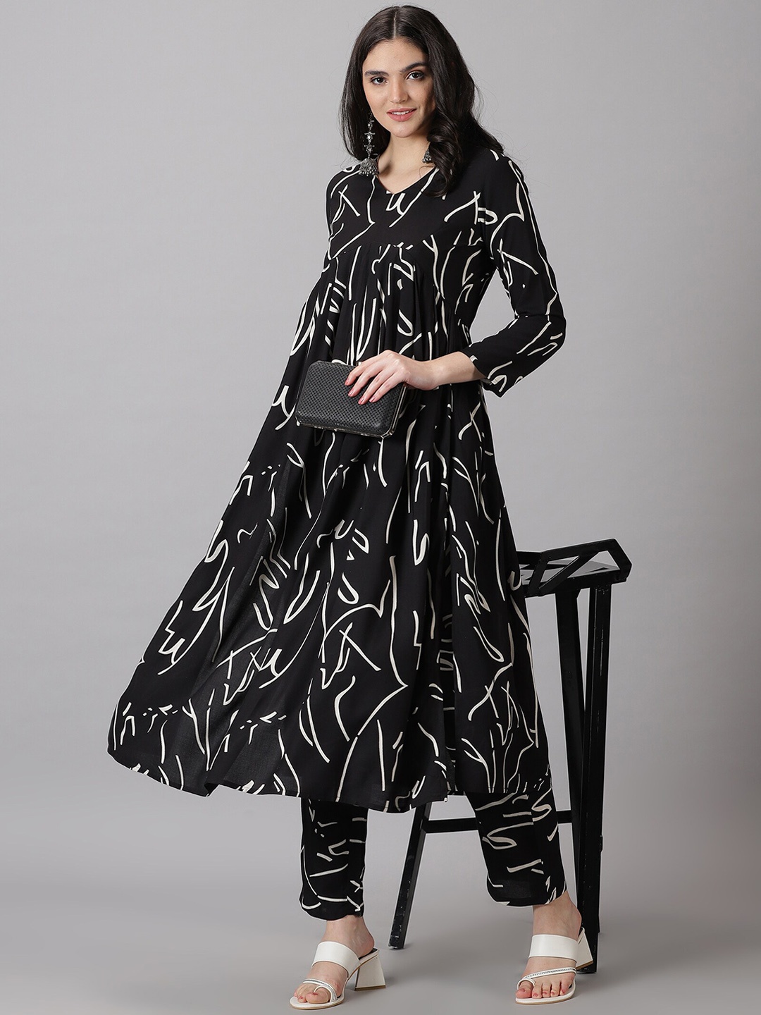 

PURSHOTTAM WALA Abstract Printed Empire Kurta With Trousers, Black