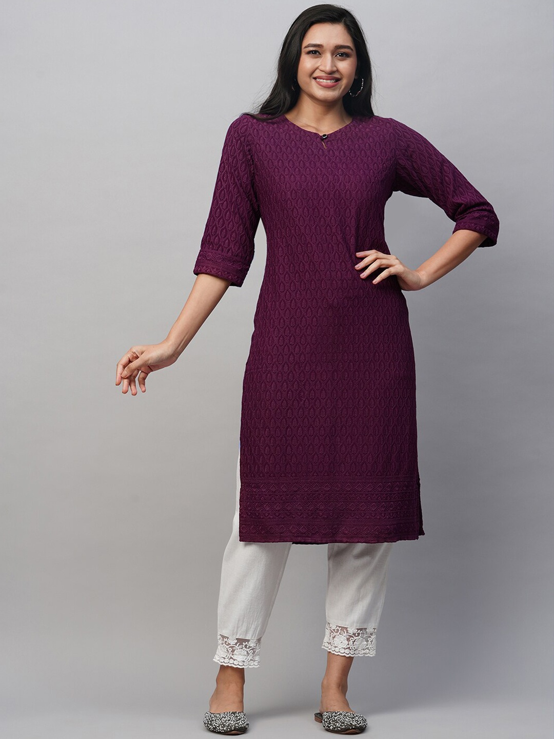 

HEEPOSH Ethnic Motifs Embroidered Keyhole Neck Straight Kurta, Purple