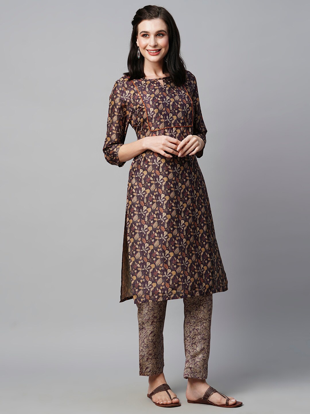 

HEEPOSH Floral Printed Mysore Silk Kurta With Trousers, Purple