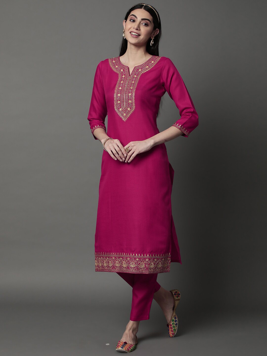 HEEPOSH Floral Yoke Design Regular Thread Work Kurta With Trousers & Dupatta, Magenta