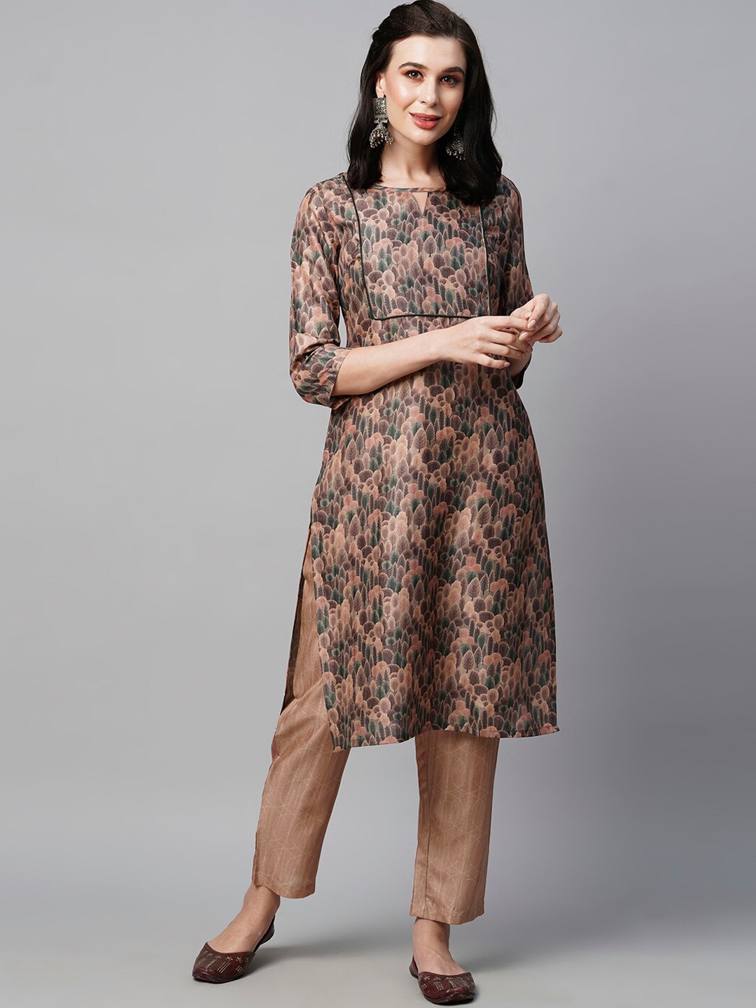 

HEEPOSH Printed Jute Silk Kurta with Trousers, Pink