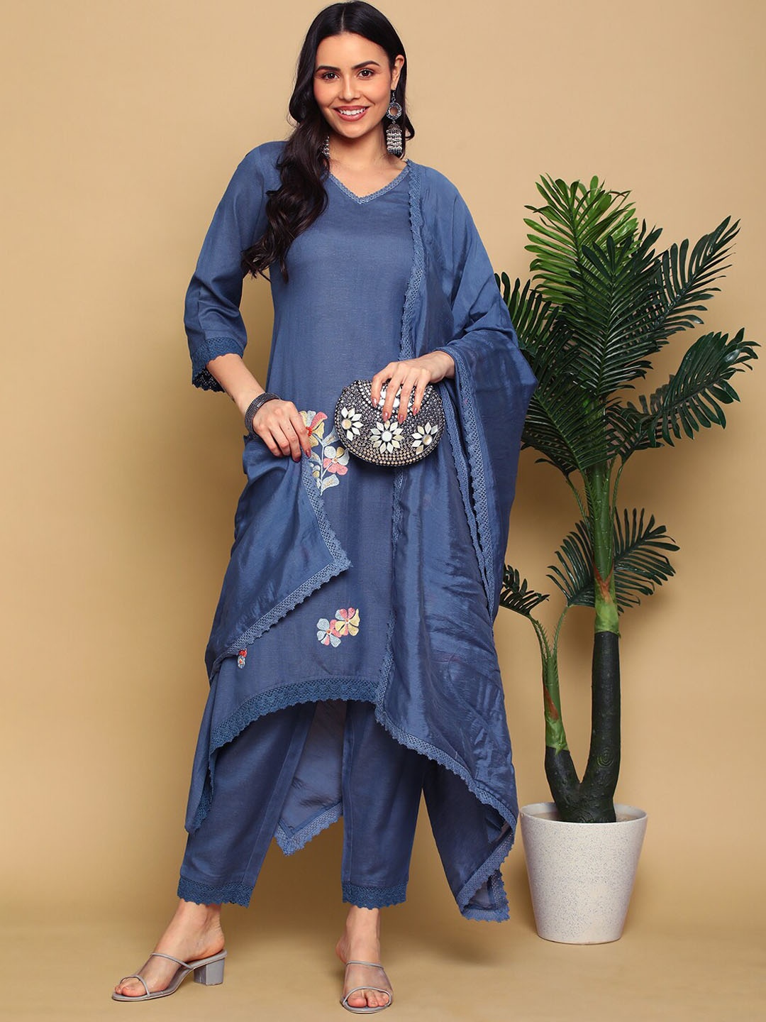 

HEEPOSH Floral Embroidered A-Line Kurta With Trousers & Dupatta, Navy blue