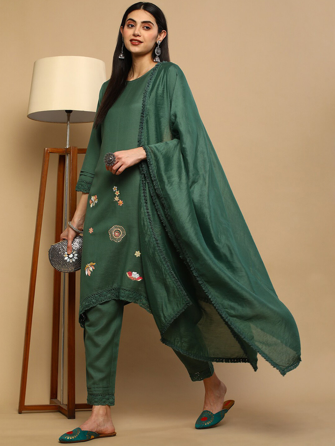 

HEEPOSH Floral Embroidered Asymmetric A-Line Kurta & Trousers With Dupatta, Green
