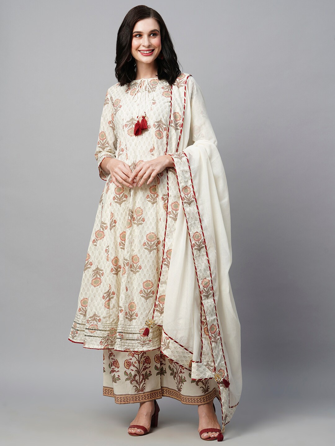 

HEEPOSH Floral Printed Empire Gotta Patti Flared Pure Cotton Kurta with Palazzos & Dupatta, Cream