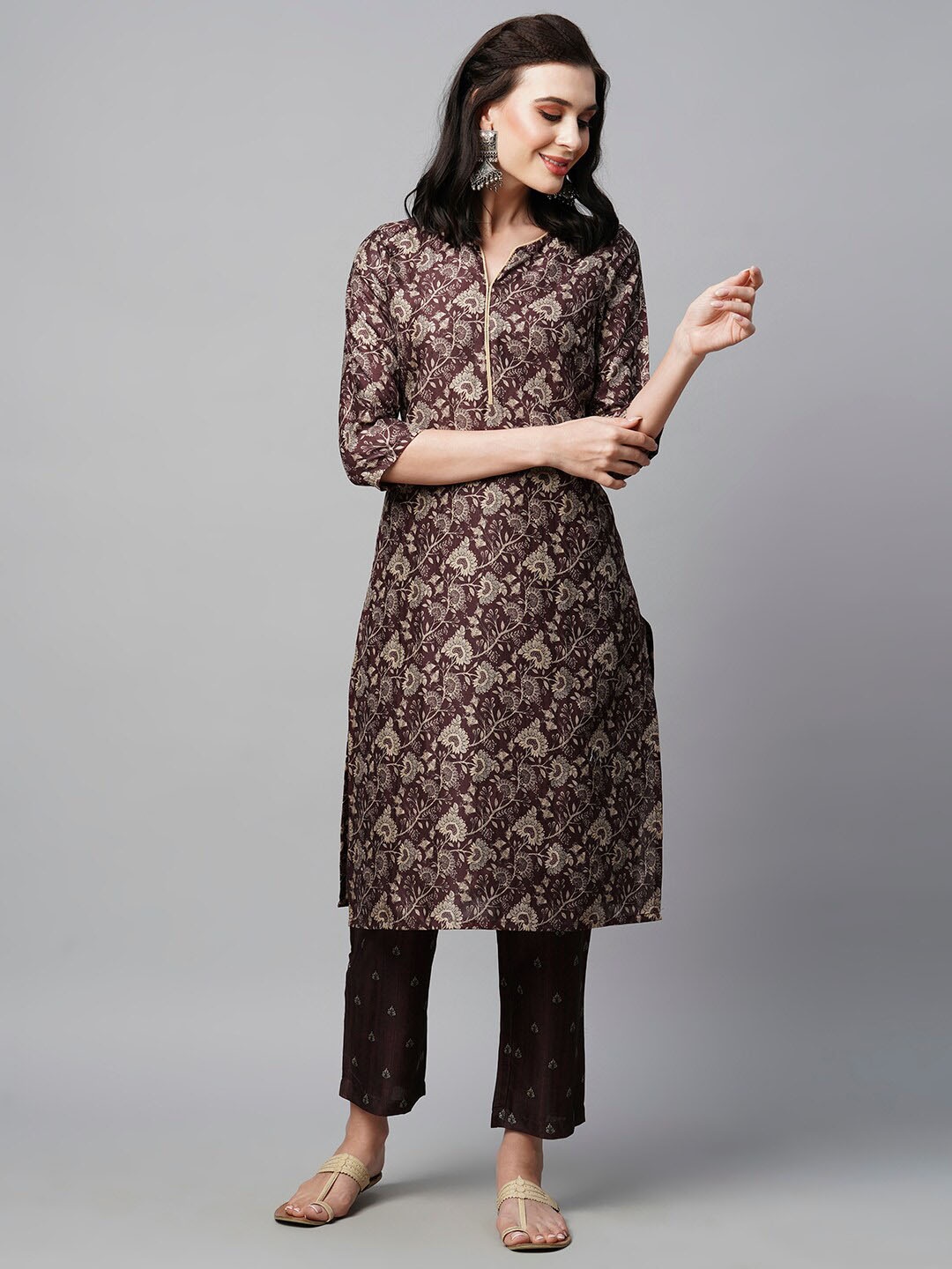 

HEEPOSH Floral Printed Regular Jute Silk Kurta with Trousers, Purple