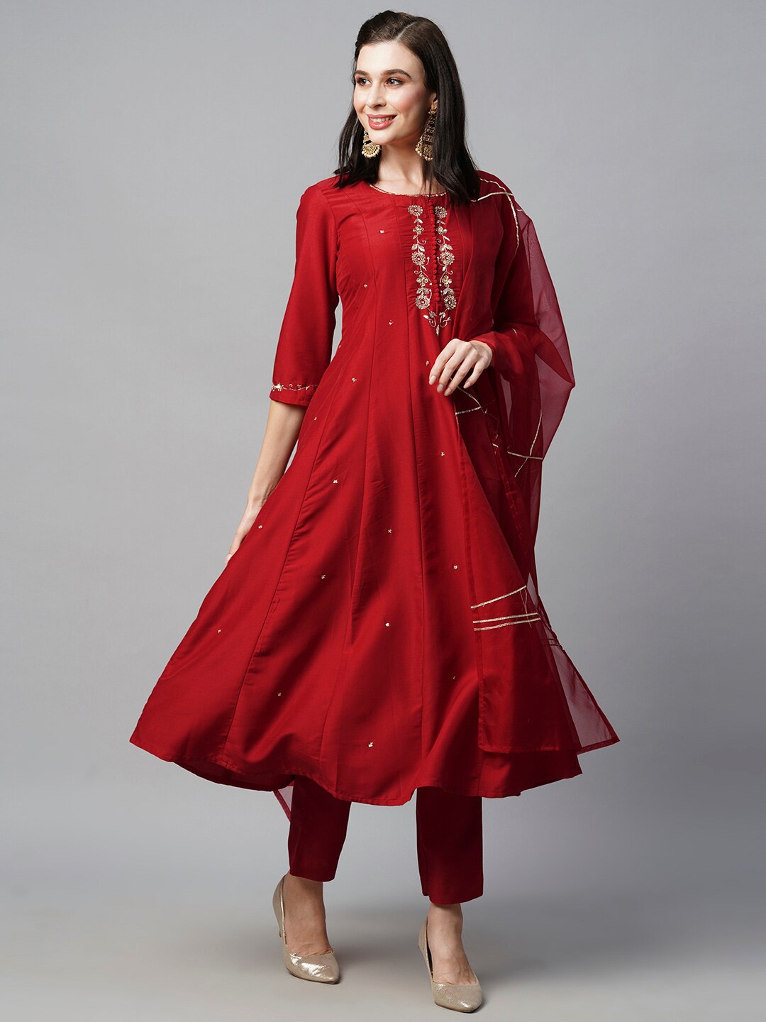 

HEEPOSH Floral Yoke Design Regular Panelled Kurta With Trousers & Dupatta, Red