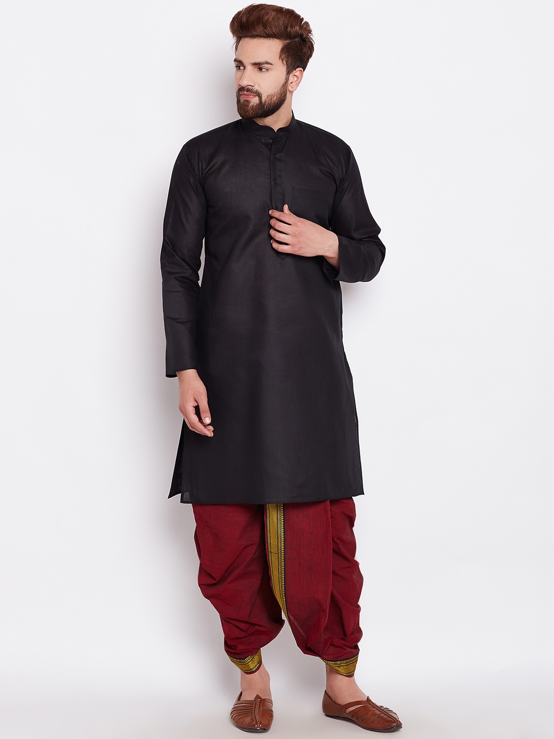 

SOJANYA Men Black & Maroon Solid Kurta with Dhoti Pants