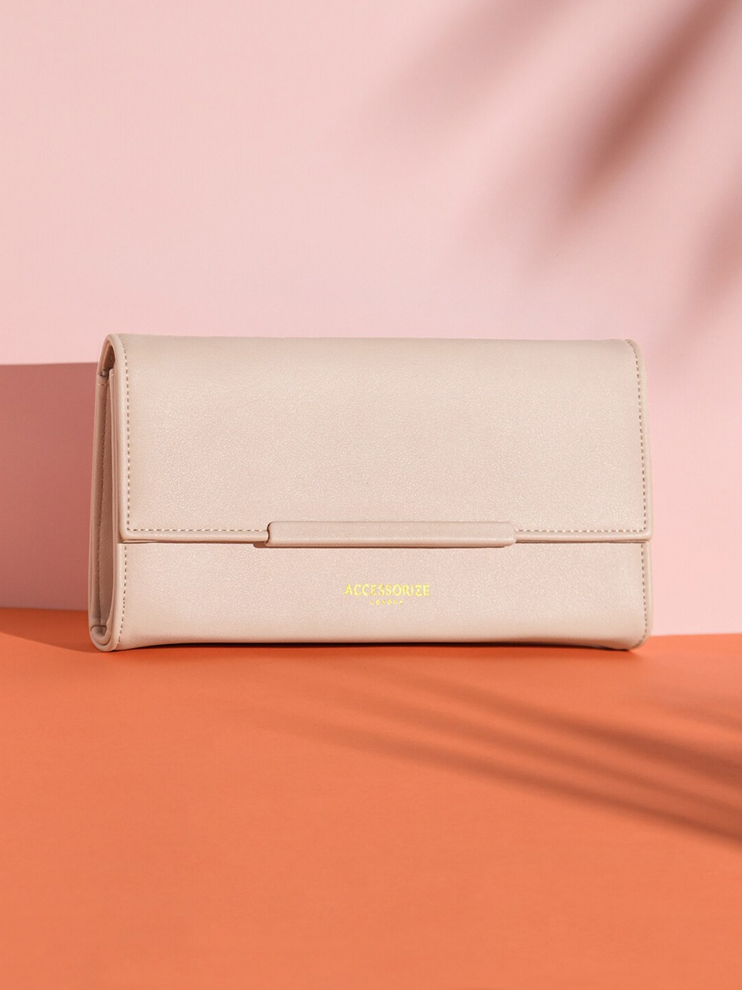 

Accessorize London Women'S Pink Clean Pu Bar Clutch