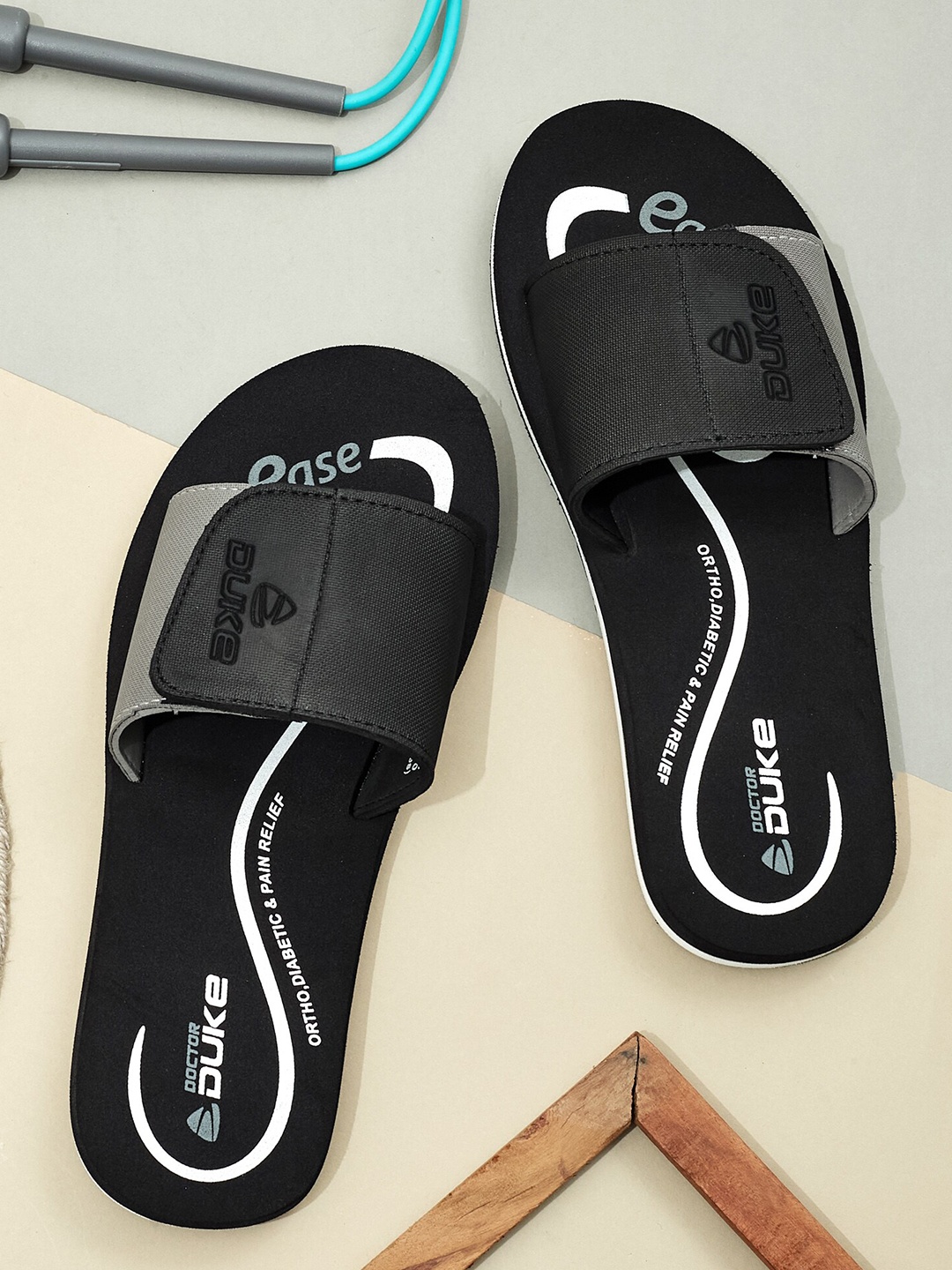 

Duke Men Printed Croslite Sliders With Velcro, Grey