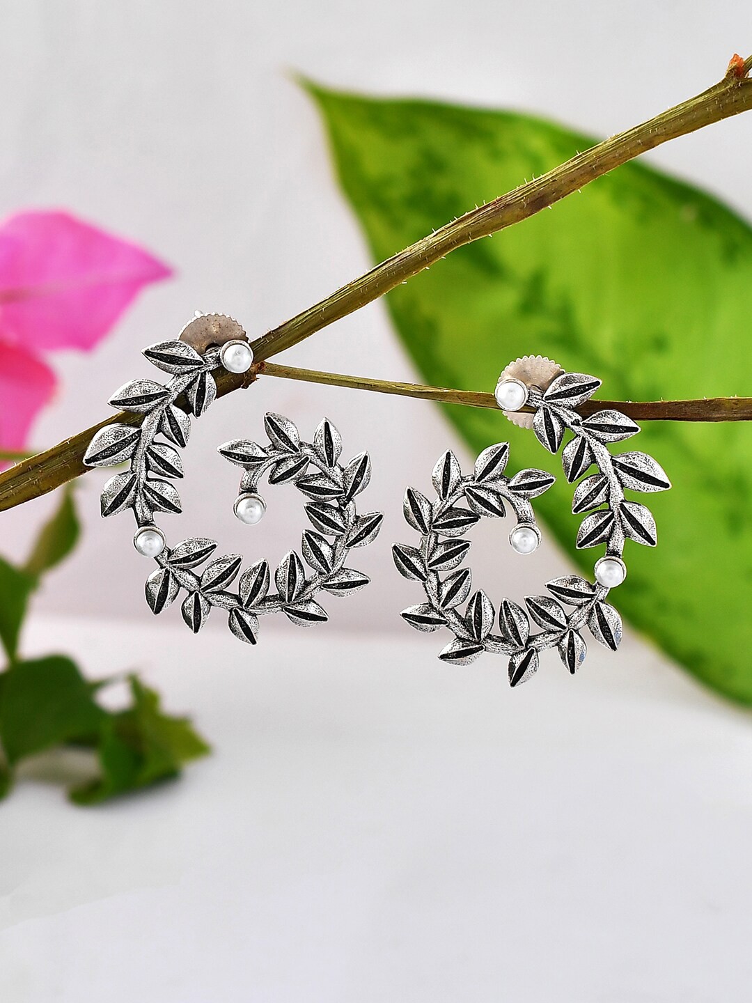 

Voylla Brass Contemporary Studs Earrings, Silver