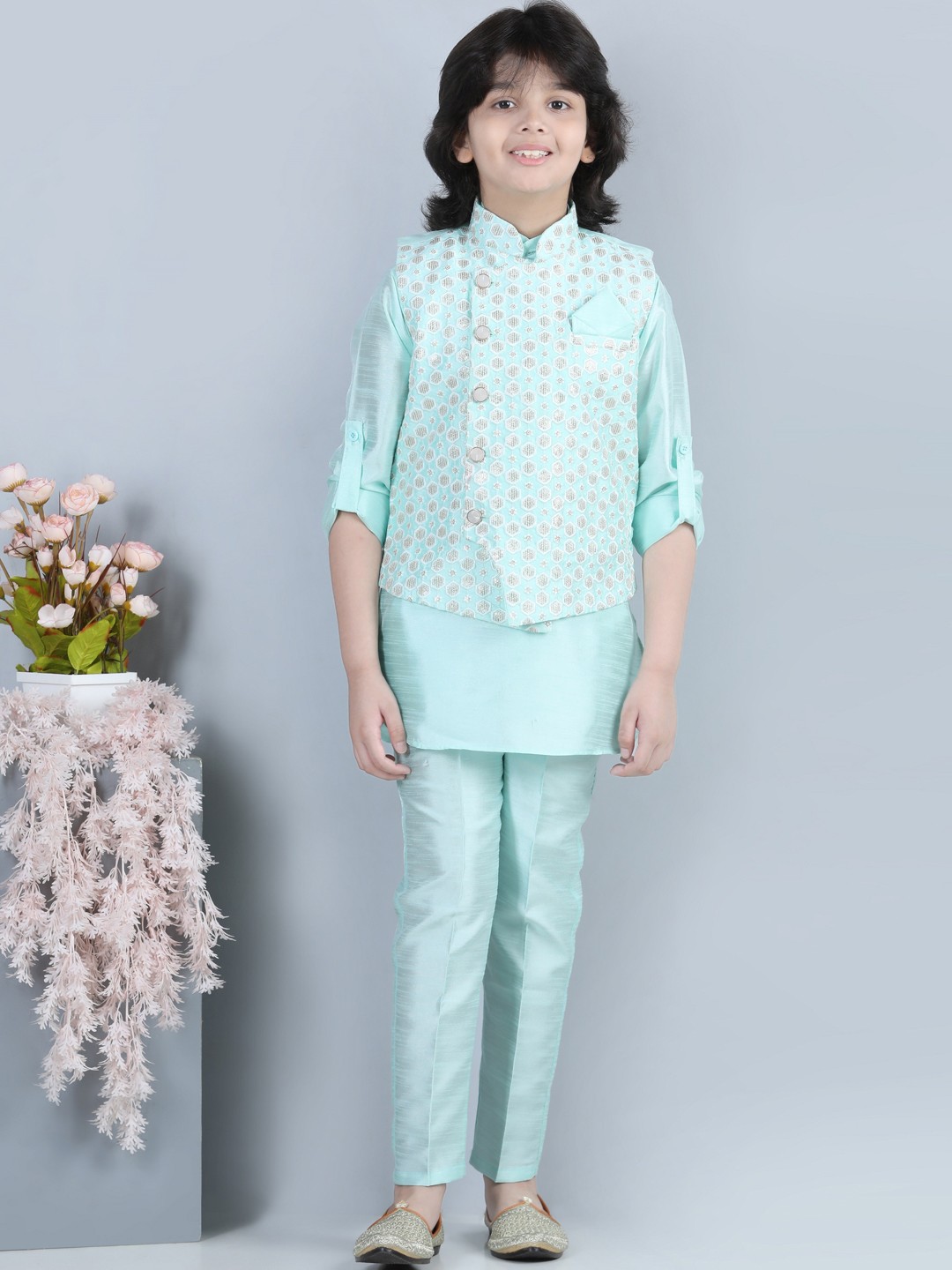 

Aj DEZInES Boys Band Collar Straight Kurta & Pyjamas with Nehru jacket, Sea green