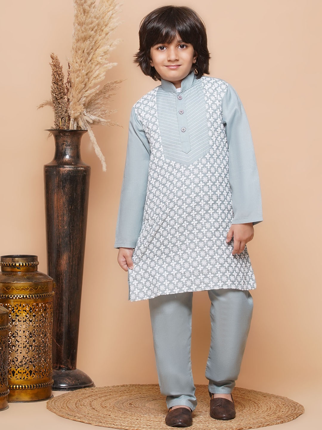 

Aj DEZInES Boys Ethnic Motifs Embroidered Mandarin collar Pure Cotton Kurta Set, Grey
