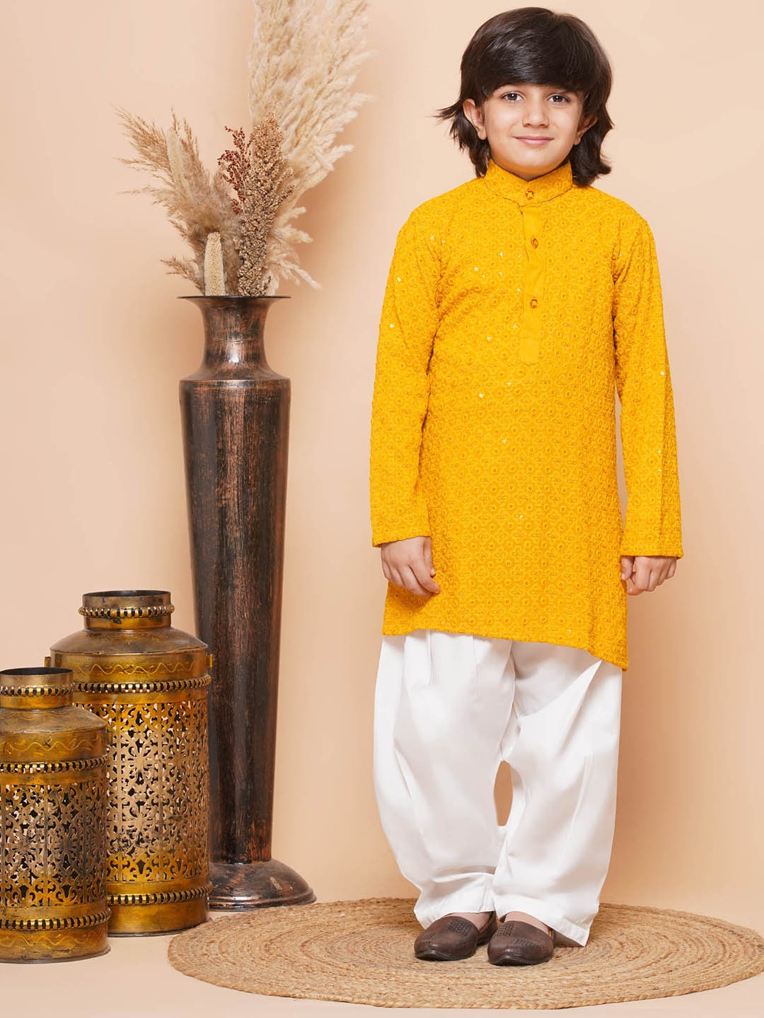 

Aj DEZInES Boys Ethnic Motifs Embroidered Pure Cotton Kurta With Salwar, Yellow