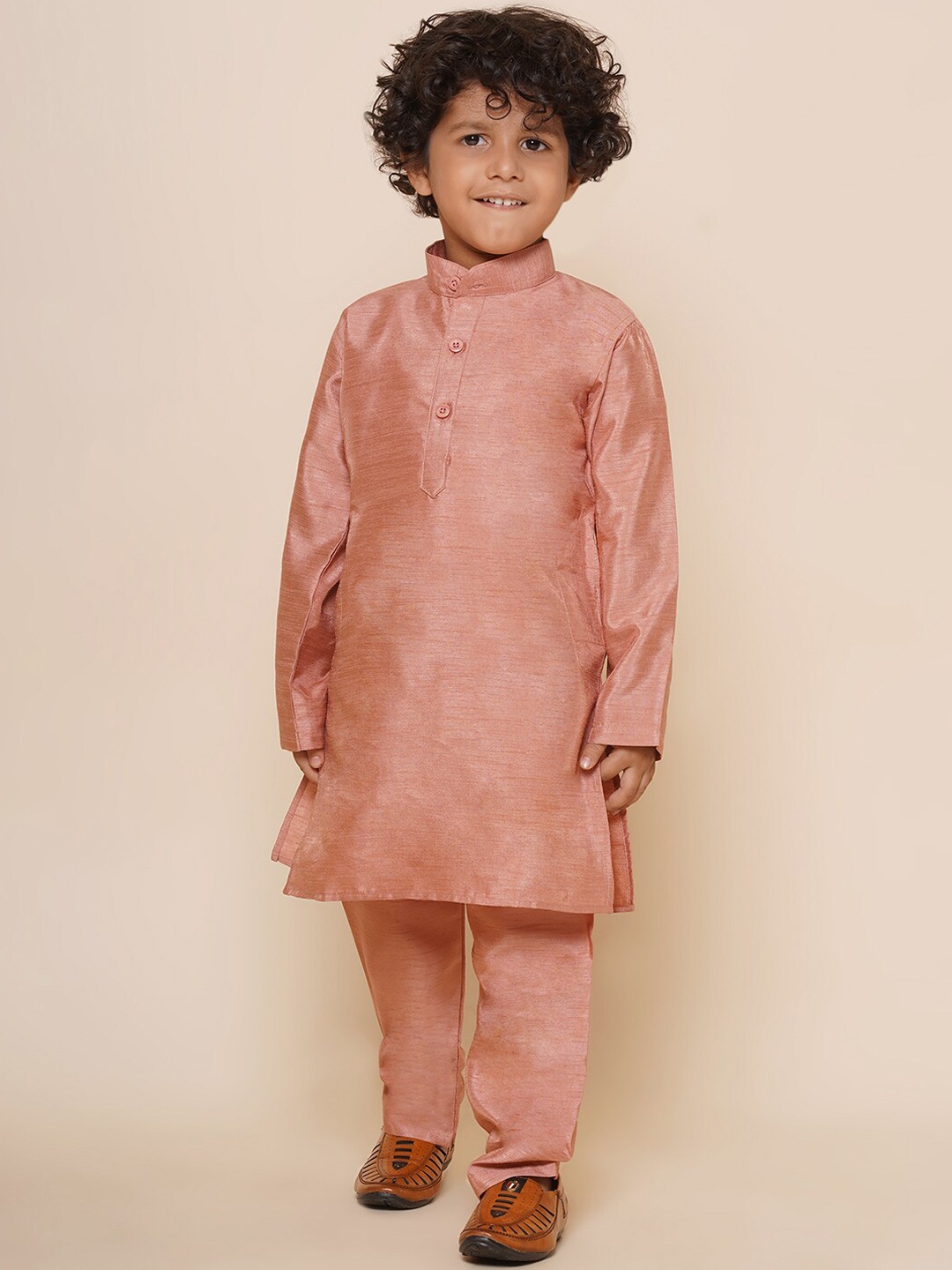 

Aj DEZInES Boys Band Collar Straight Kurta with Pyjamas, Peach