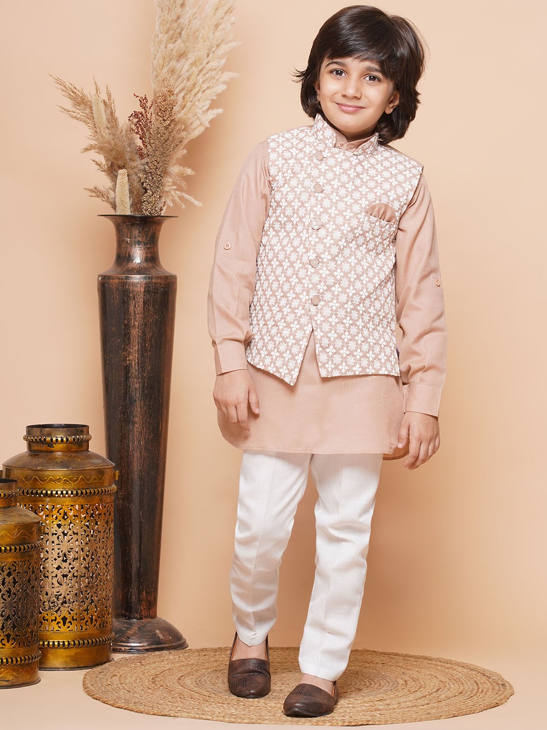 

Aj DEZInES Boys Band Collar Pure Cotton Kurta With Pyjamas & Nehru Jacket, Peach