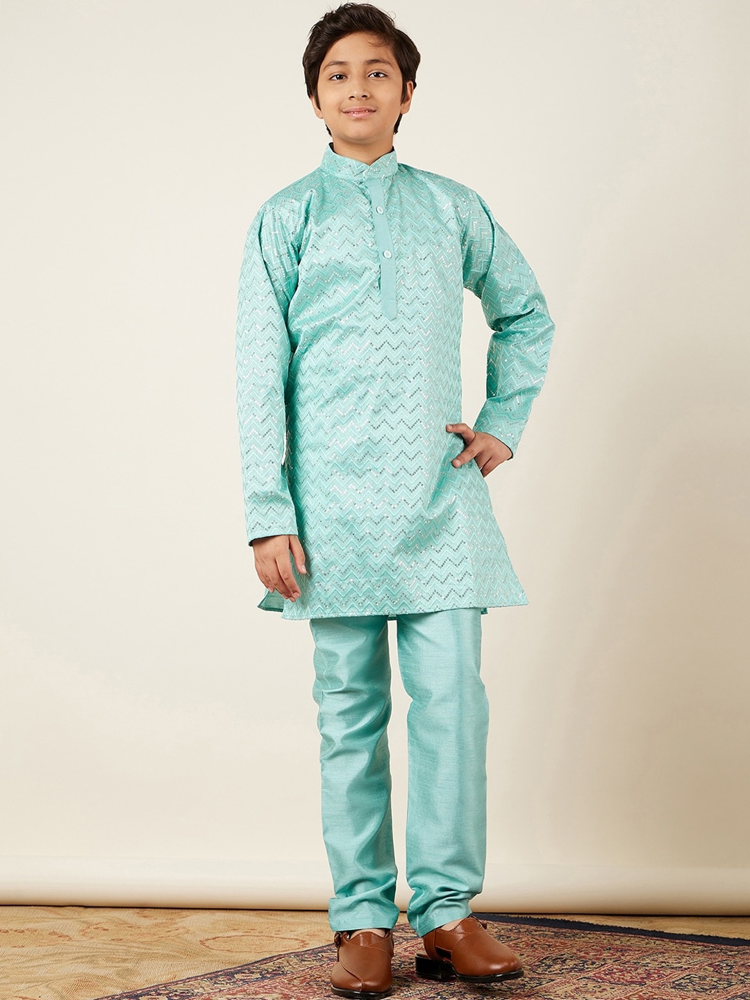 

Aj DEZInES Boys Ethnic Motifs Embroidered Regular Sequinned Kurta with Pyjamas, Turquoise blue