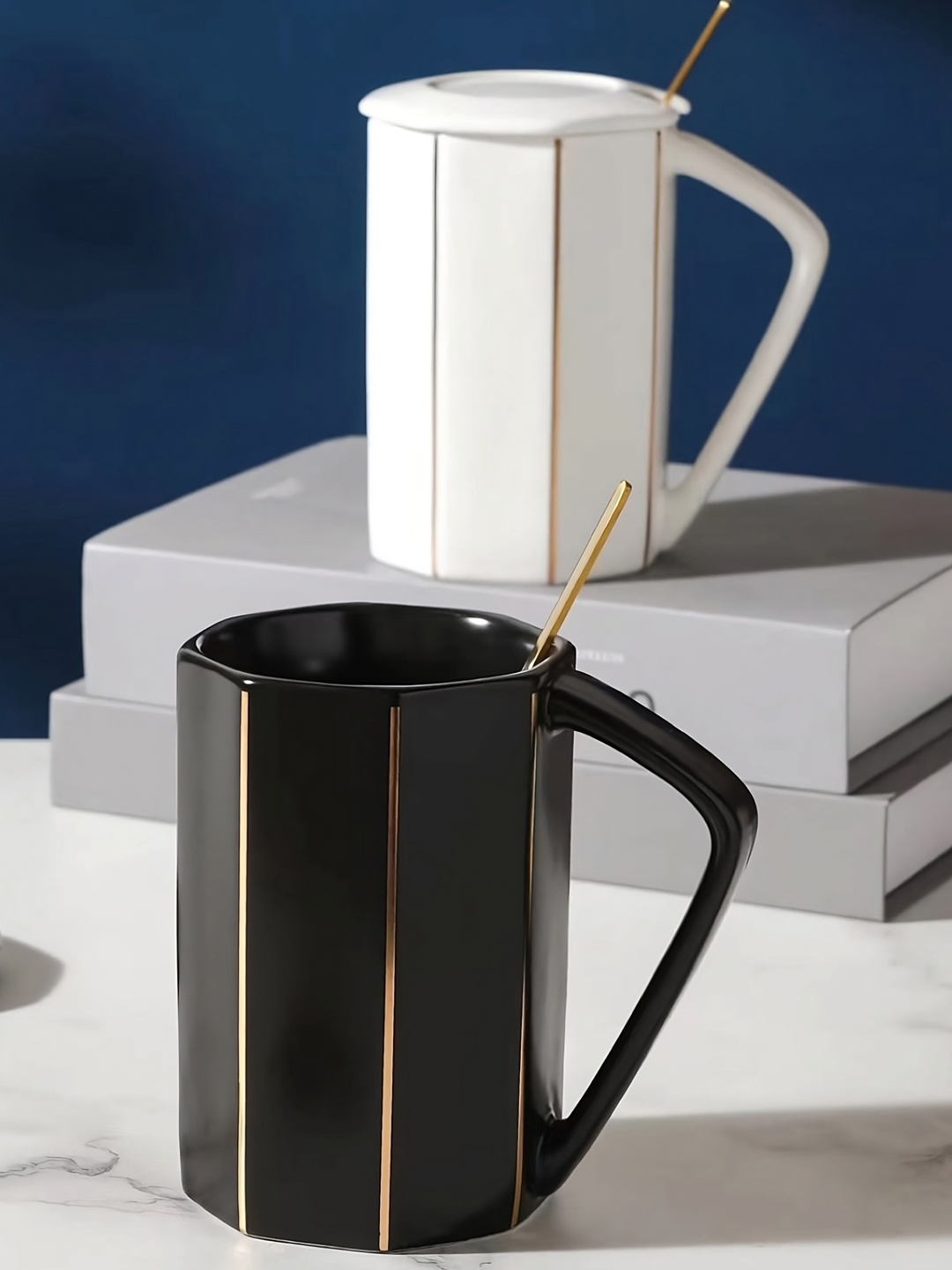 

BonZeaL Black & White 2 Pieces Printed Ceramic Matte Mugs With Lid & Spoons 360 ml Each