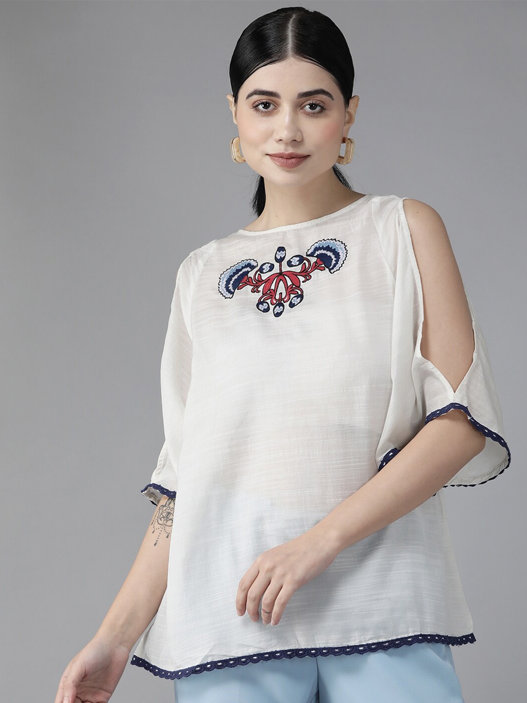 

BAESD Embroidered Boat Neck Cold-Shoulder Top, White