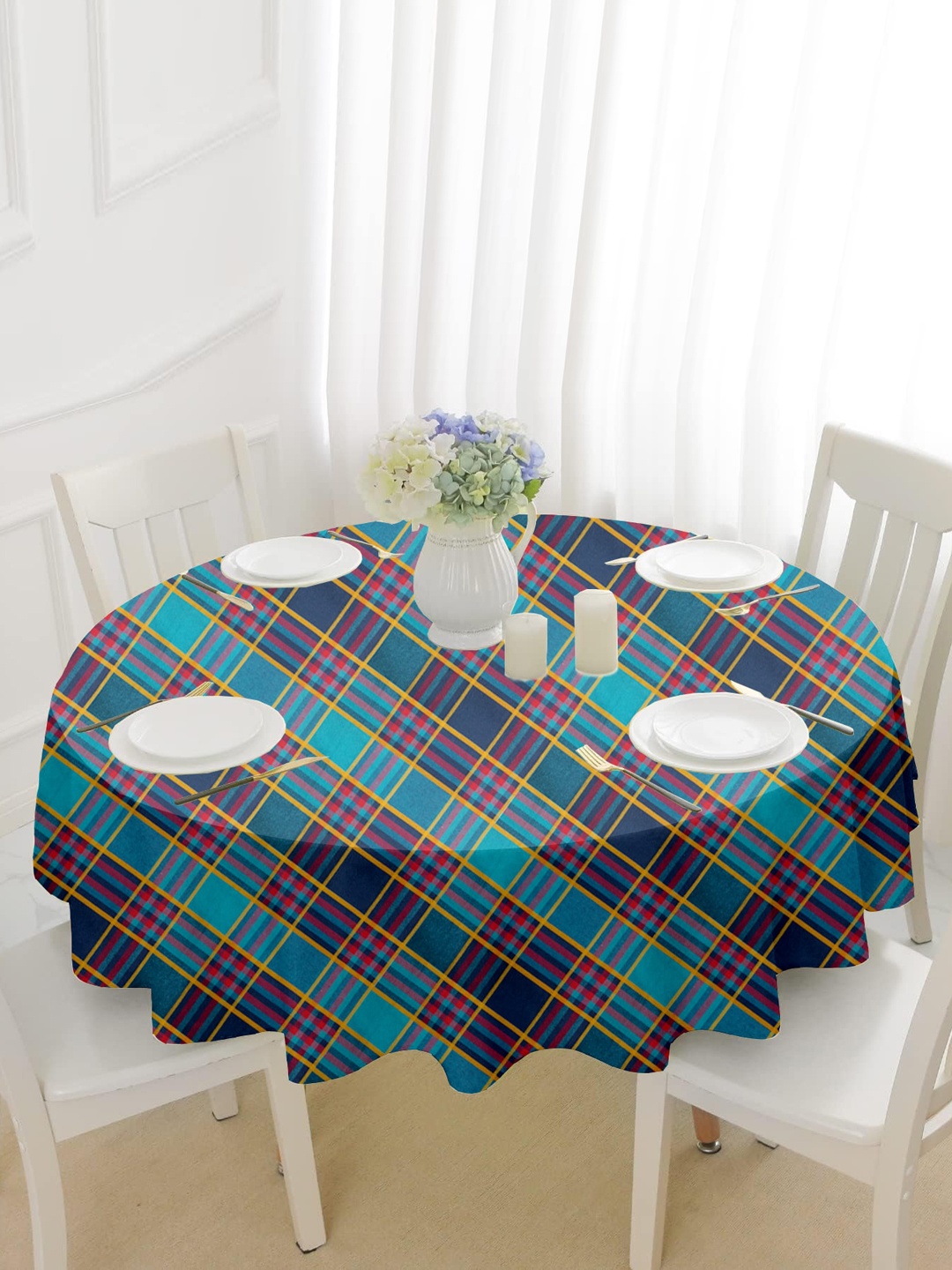 

Lushomes Green & Red Checked Pure Cotton 6-Seater Round Table Cover