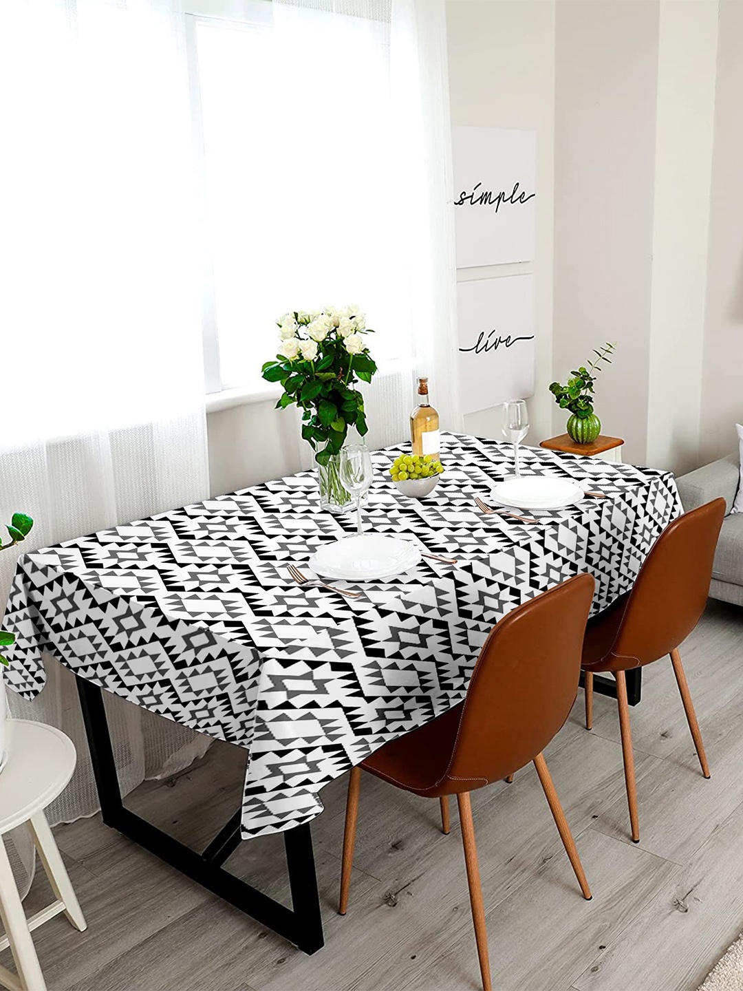 

Lushomes White & Black Geometric Printed 4-Seater Square Table Cover