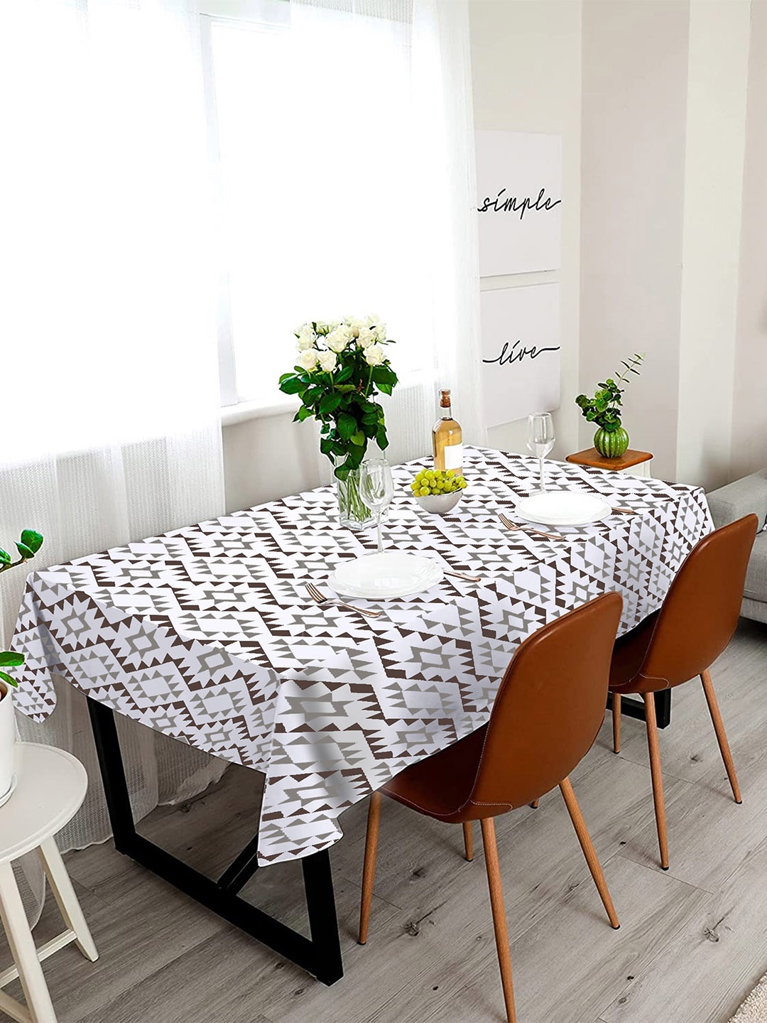 

Lushomes White & Black Geometric Printed 4-Seater Square Table Cover