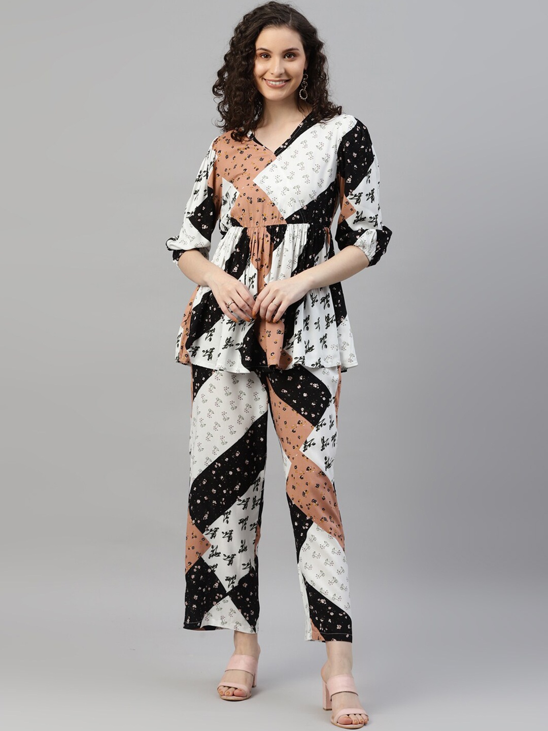 

DEEBACO Floral Printed Top & Trouser, White