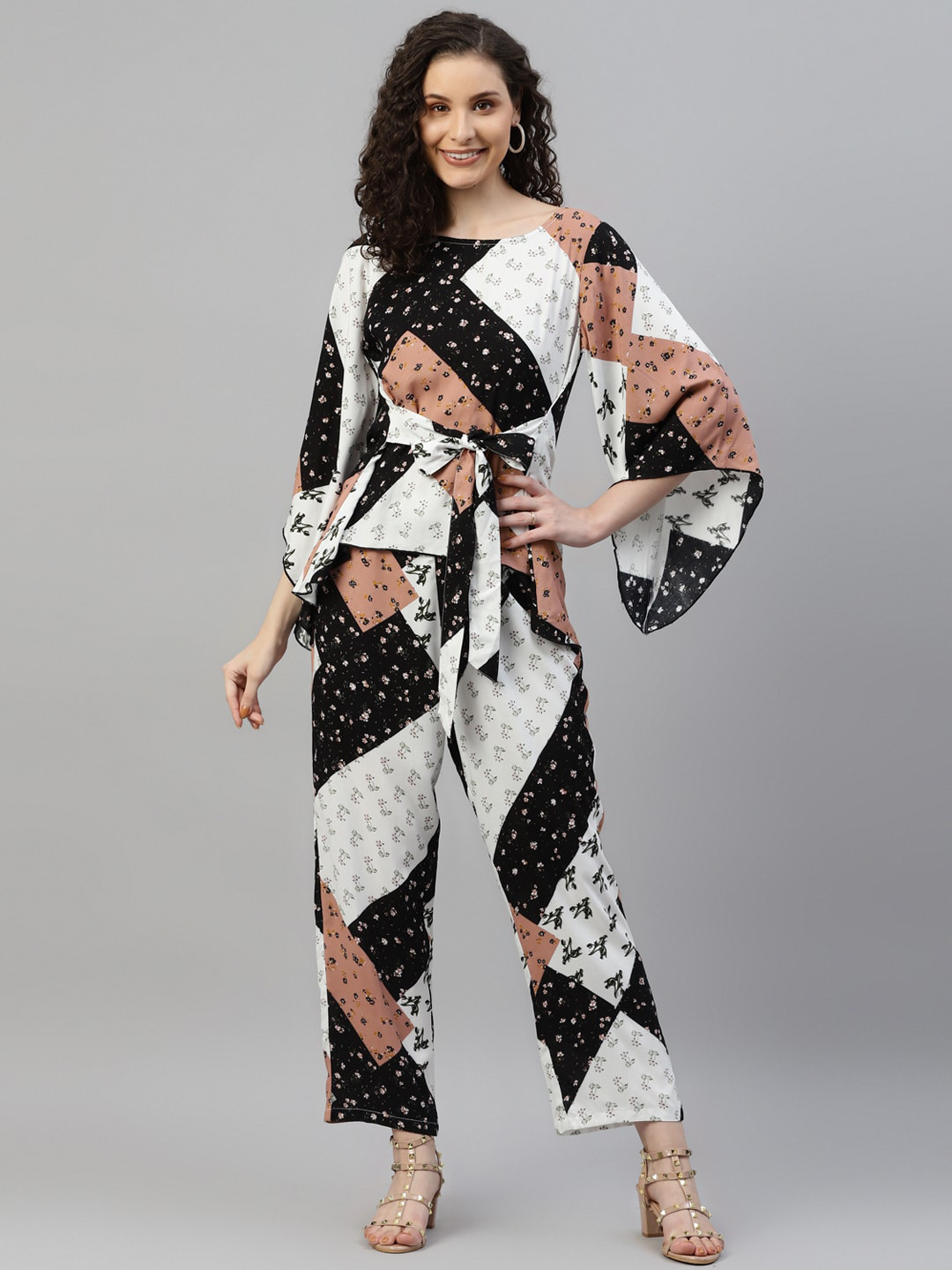 

DEEBACO Floral Printed Top With Trousers Co-Ords, White