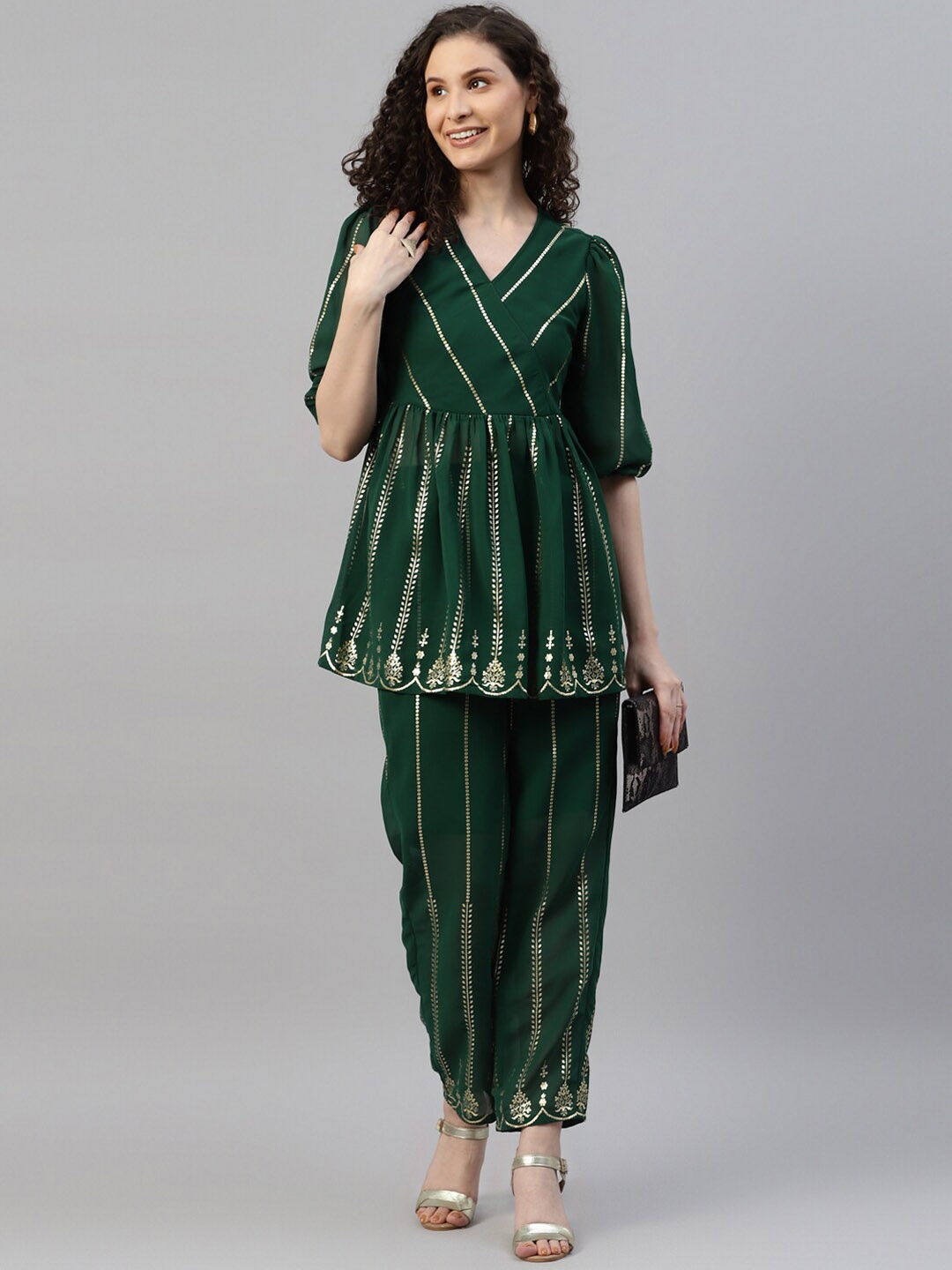 

DEEBACO Foil Printed V-Neck Top With Trousers, Green