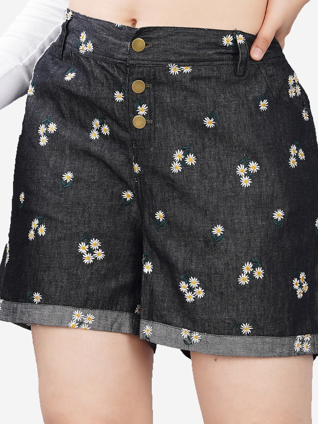 

SUMAVI-FASHION Women Floral Printed Denim Shorts, Black