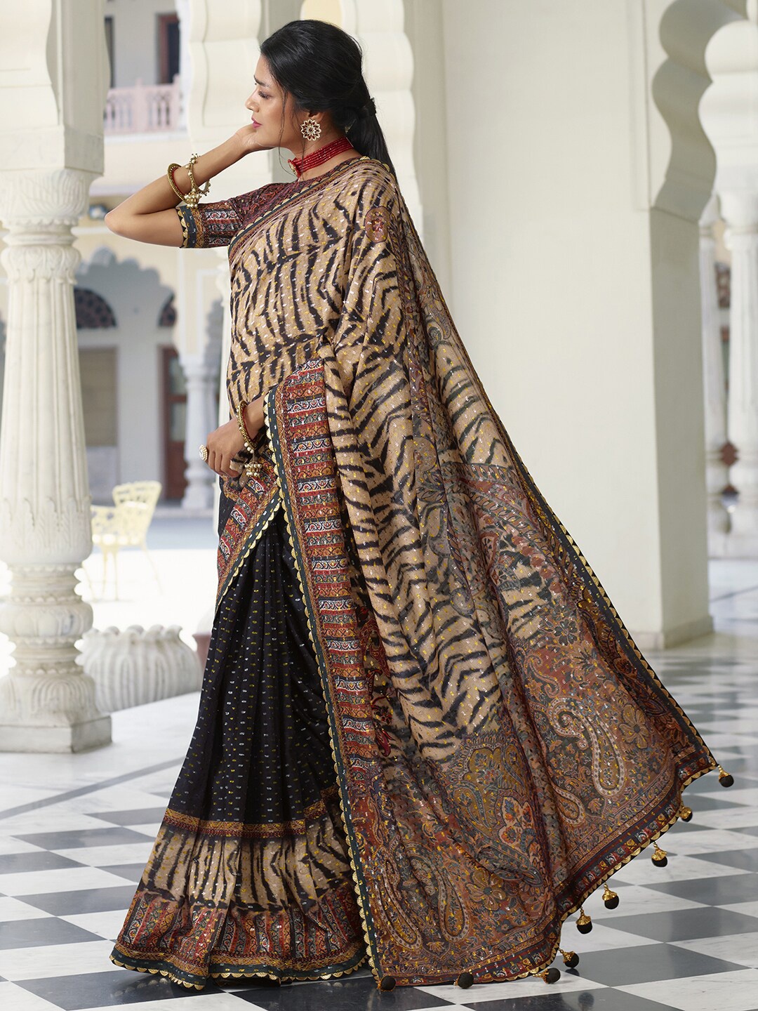 

Anouk Abstract Printed Silk Blend Saree, Black
