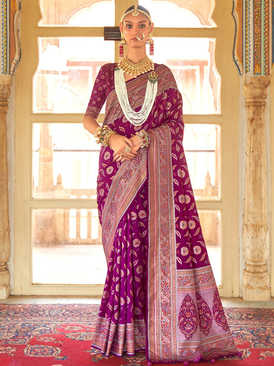 

Anouk Magenta & Gold-Toned Ethnic Motifs Woven Design Zari Banarasi Saree