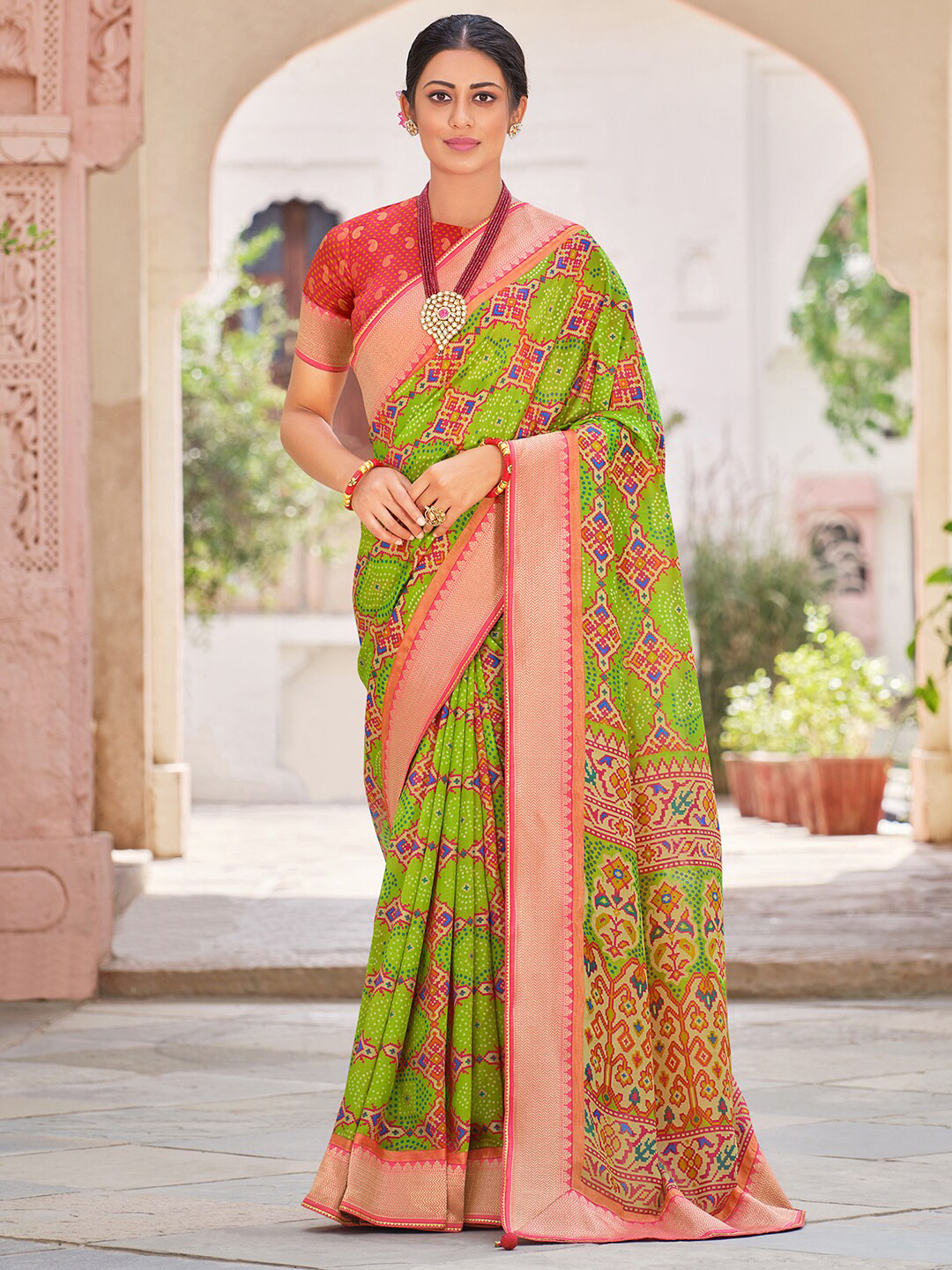 

Anouk Ethnic Motifs Printed Zari Pure Georgette Bandhani Saree, Green