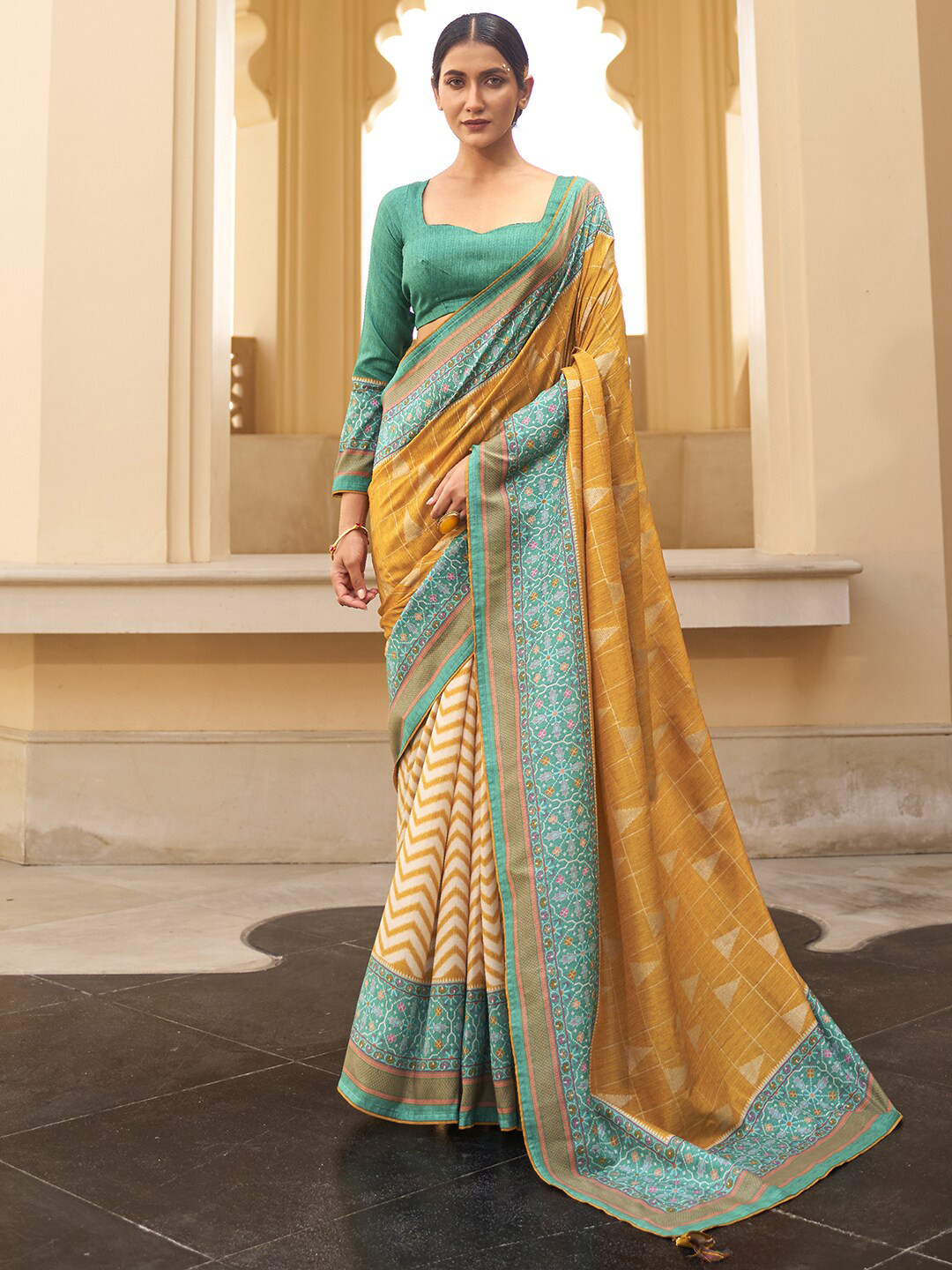 

Anouk Geometric Printed Silk Blend Bagru Saree, Yellow
