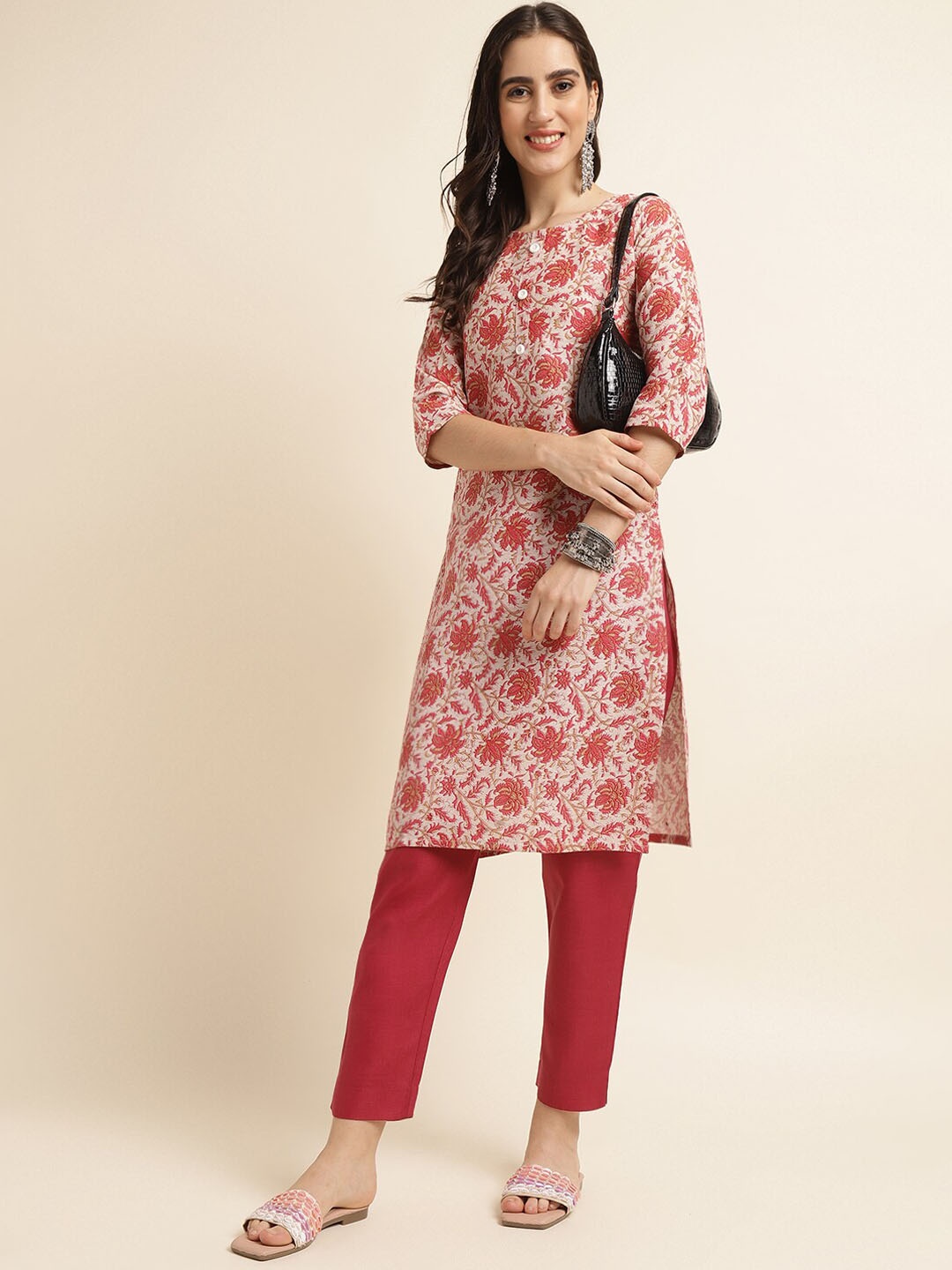 

Fabclub Floral Printed Round Neck Kurta With Trousers, Peach