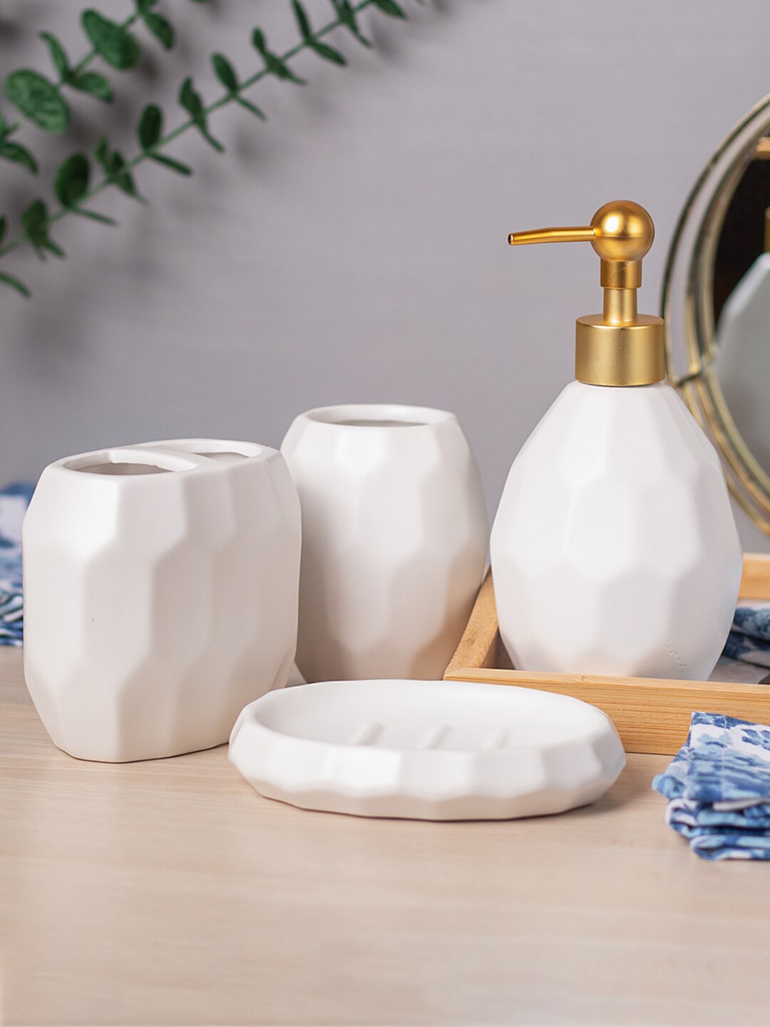 

MARKET99 White 4 Pieces Textured Bathroom Accessories Set