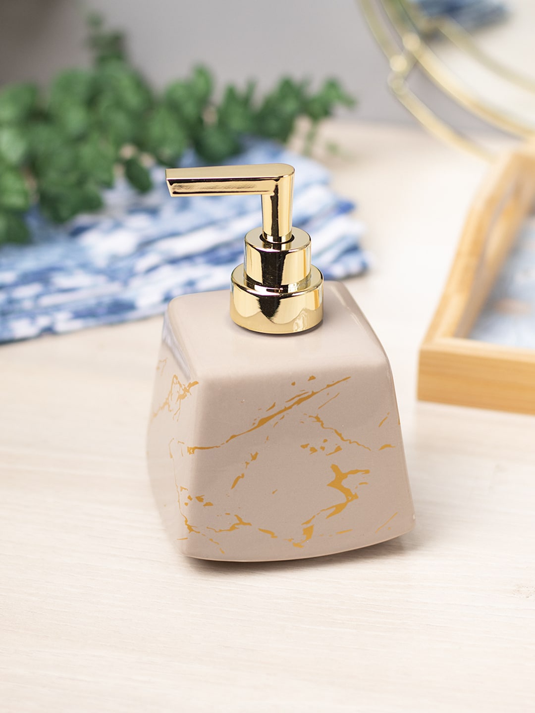 

MARKET99 Brown Printed Ceramic Soap Dispenser