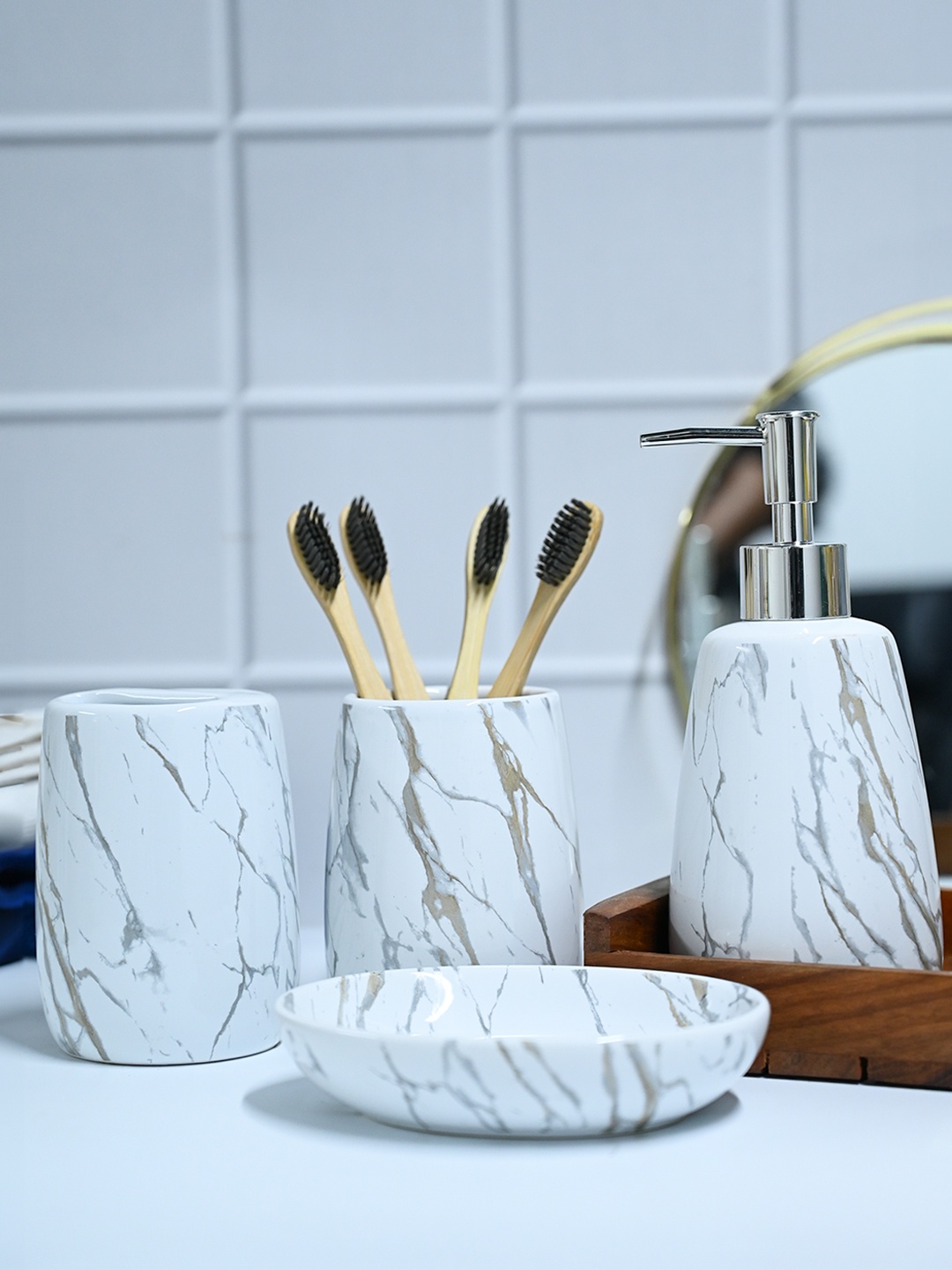 MARKET99 White & Yellow 4-Pieces Printed Bath Accessories Set
