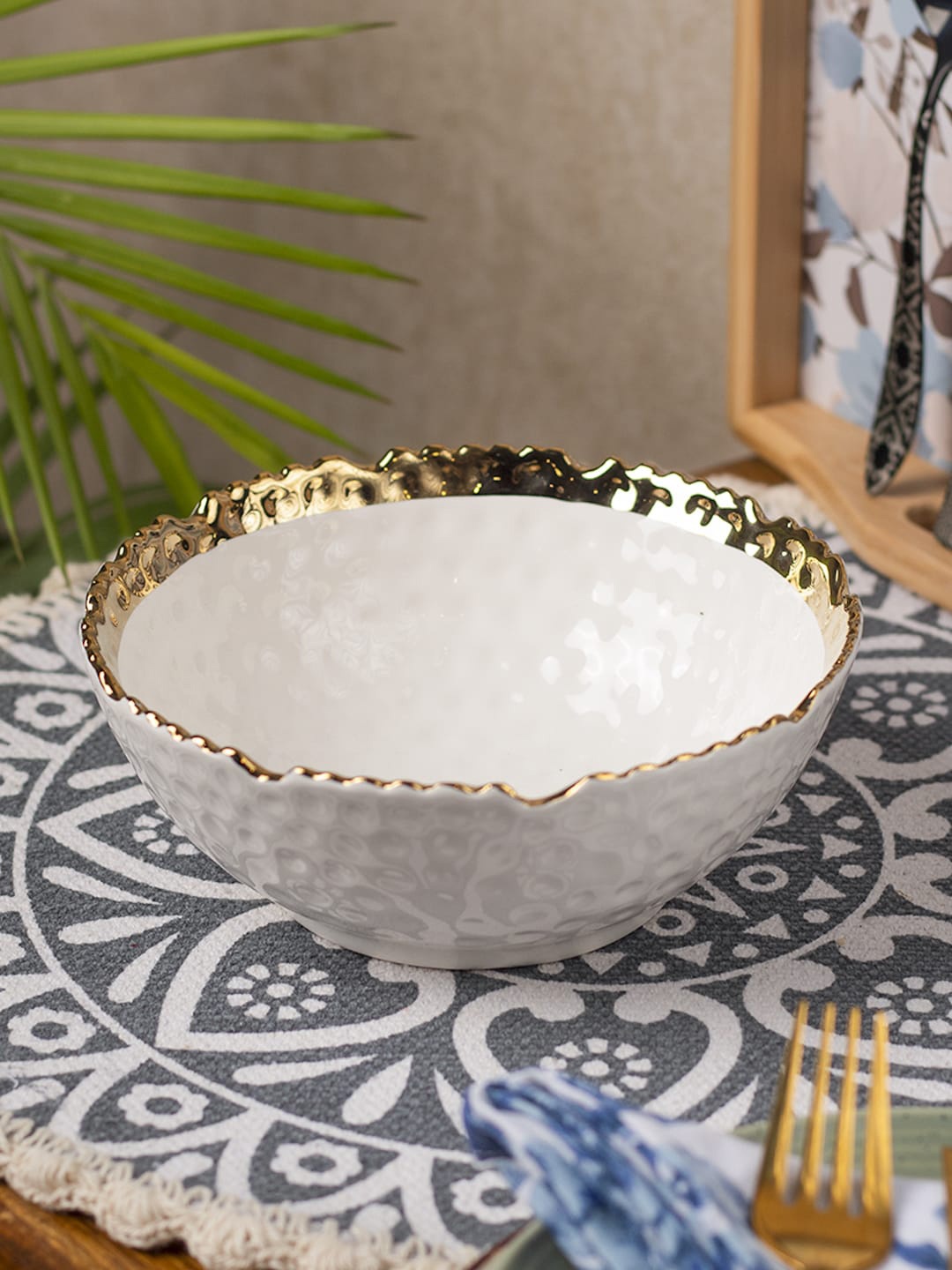 

MARKET99 Off-White & Gold Toned Textured Ceramic Round Serving Dish