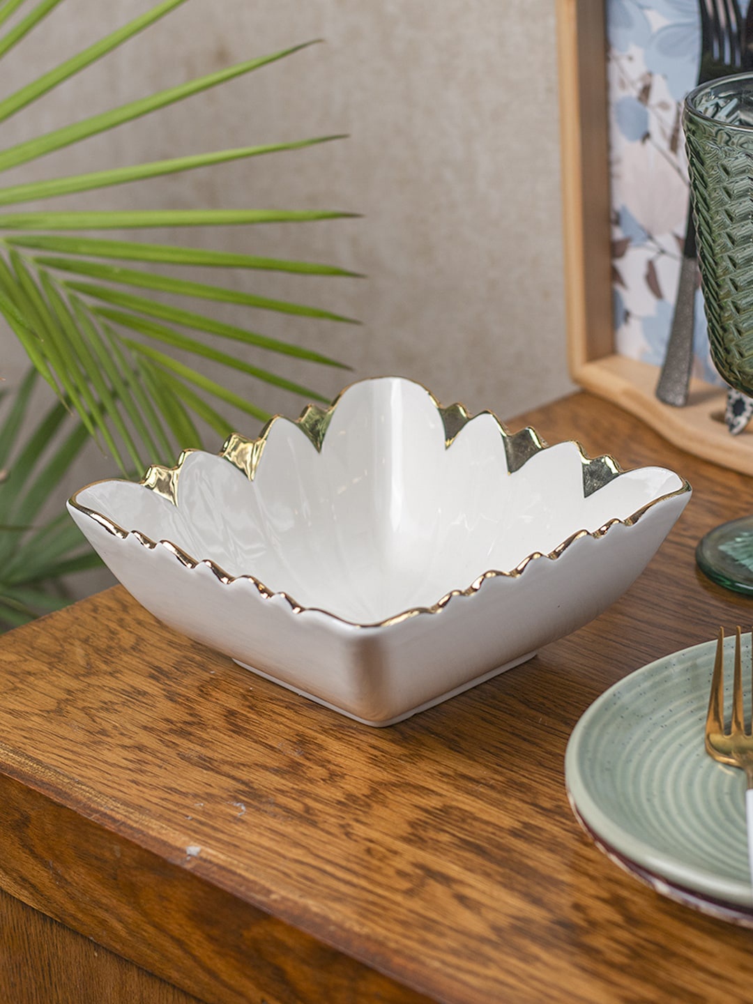 

MARKET99 Antique Off White Ceramic Square Serveware