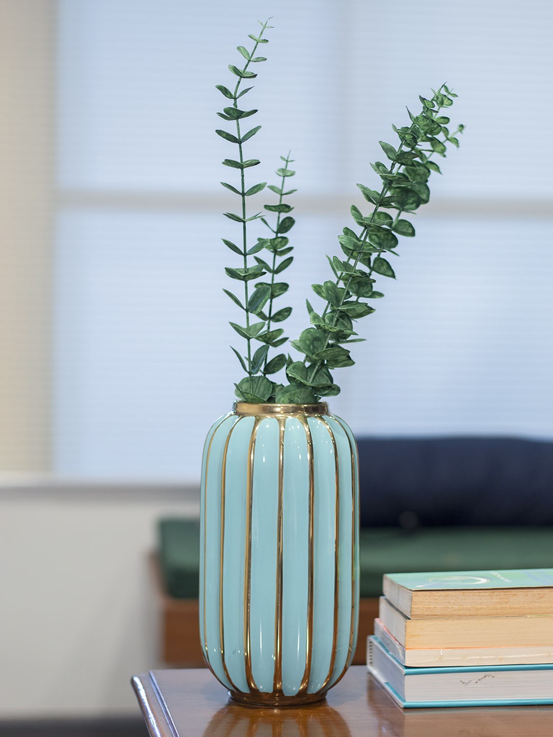 

MARKET99Emrald Green Ceramic Ribbed Design Vase